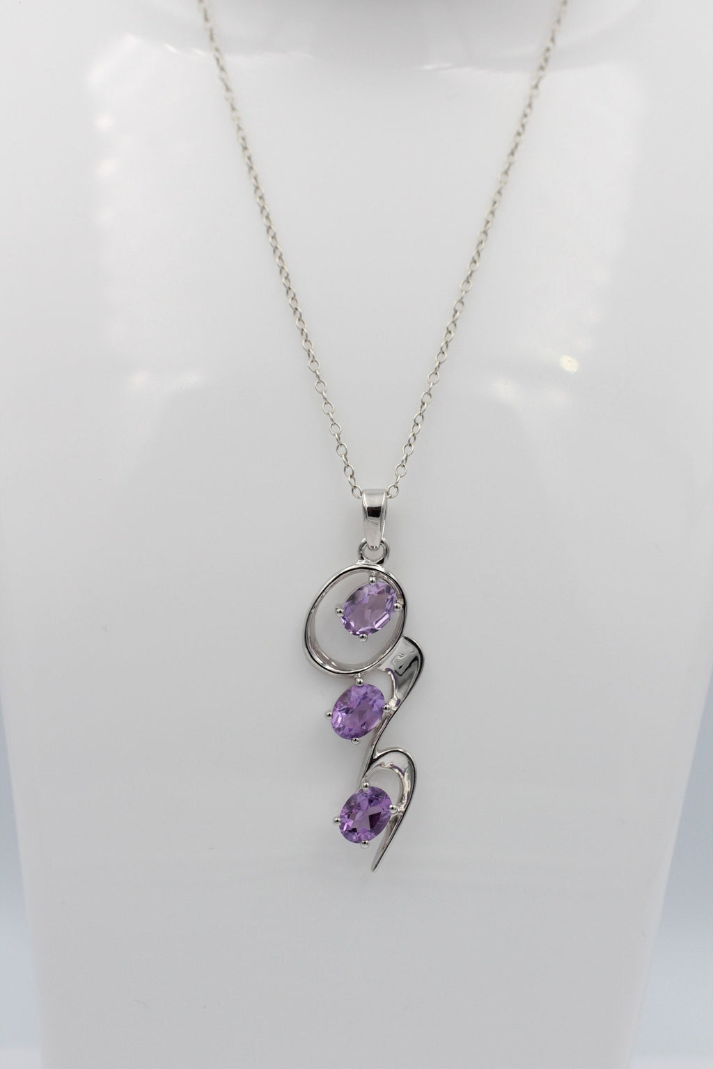 Edler 3,30 Carat stylischer Amethyst Anhänger 925 Silber violetter Edelstein Top