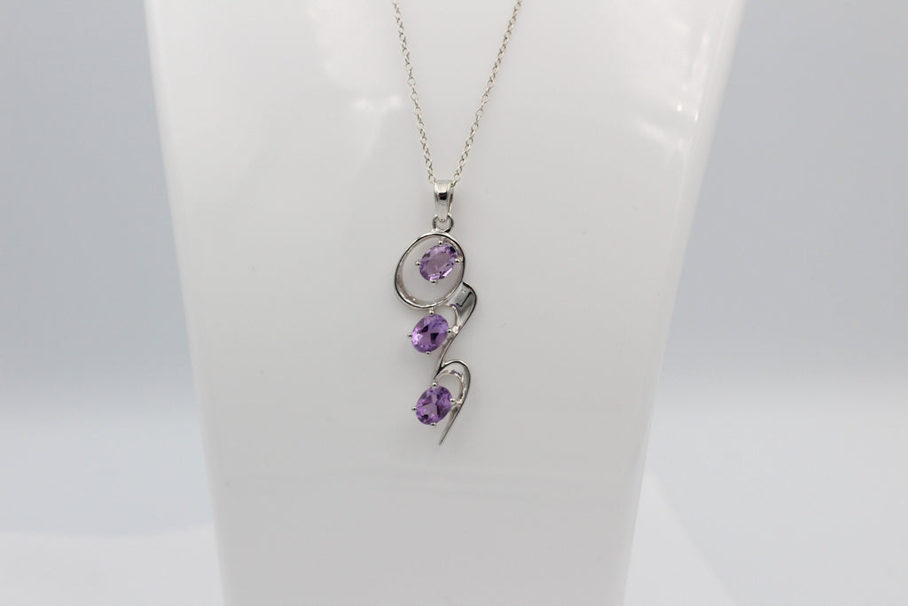 Edler 3,30 Carat stylischer Amethyst Anhänger 925 Silber violetter Edelstein Top