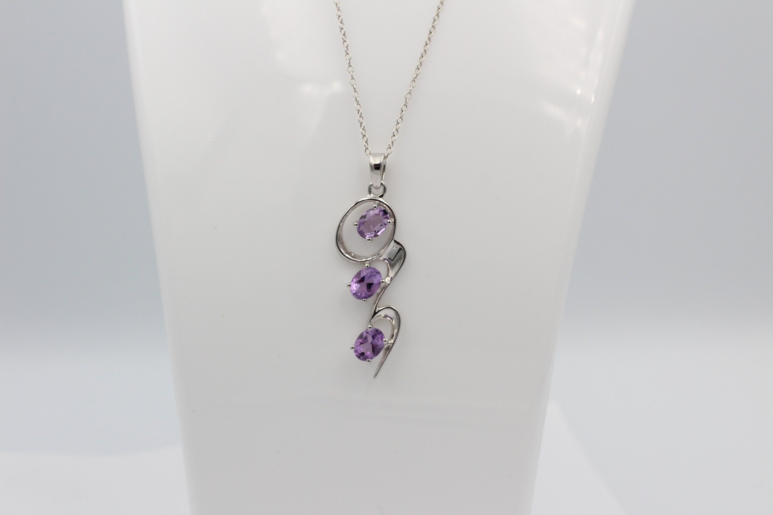 Edler 3,30 Carat stylischer Amethyst Anhänger 925 Silber violetter Edelstein Top