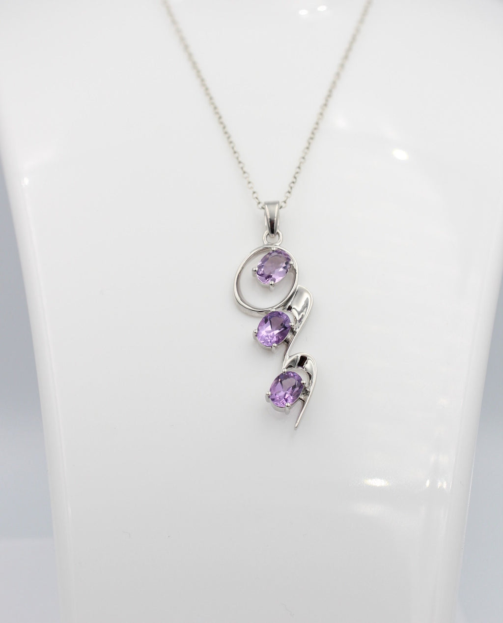 Edler 3,30 Carat stylischer Amethyst Anhänger 925 Silber violetter Edelstein Top