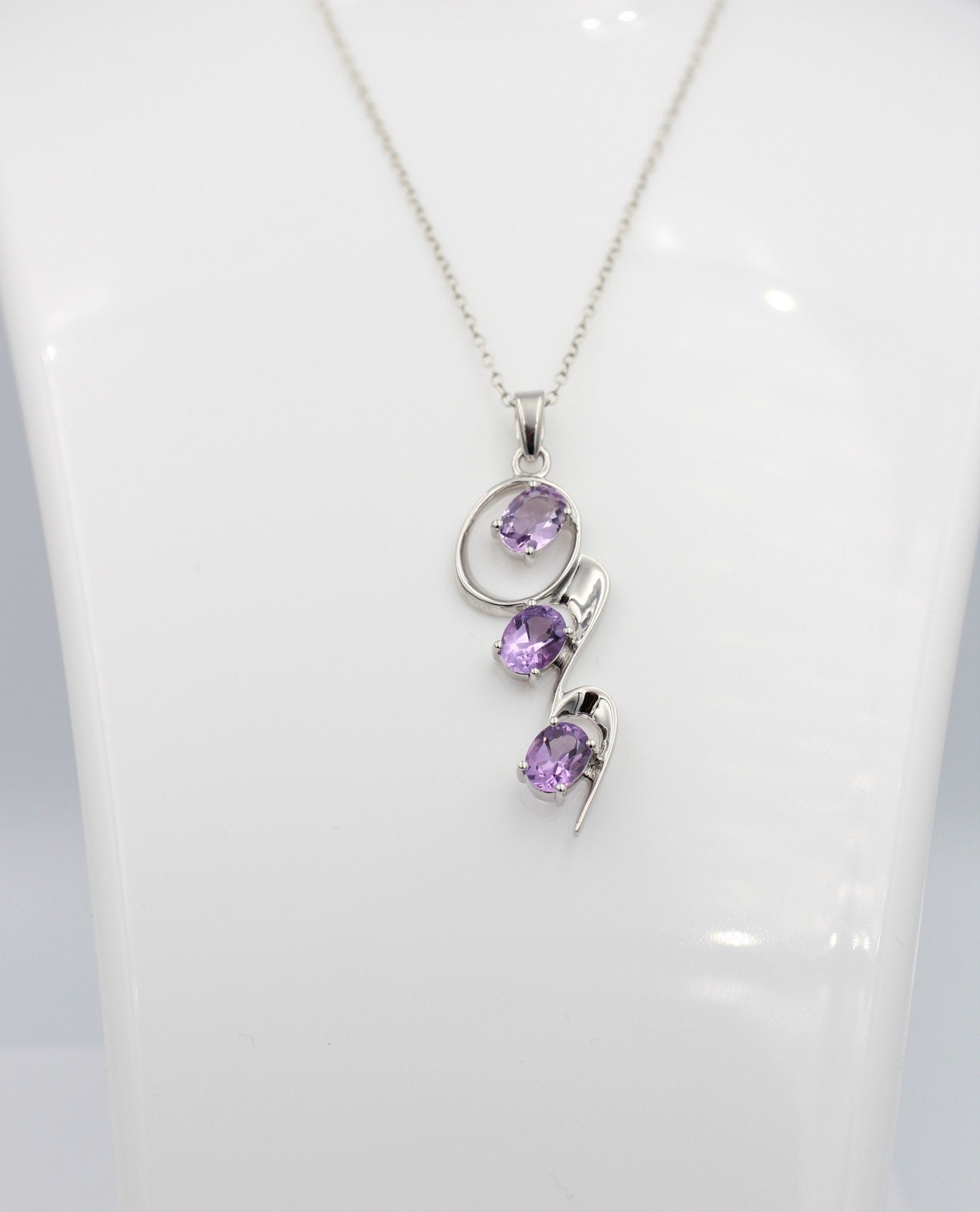 Edler 3,30 Carat stylischer Amethyst Anhänger 925 Silber violetter Edelstein Top