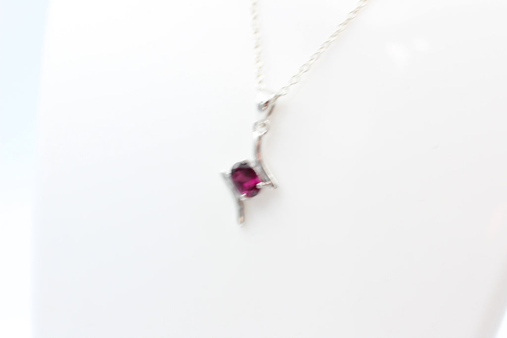 0,72 Carat Rhodolith Anhänger 925  Silber  Rhodolith Granat Schmuck
