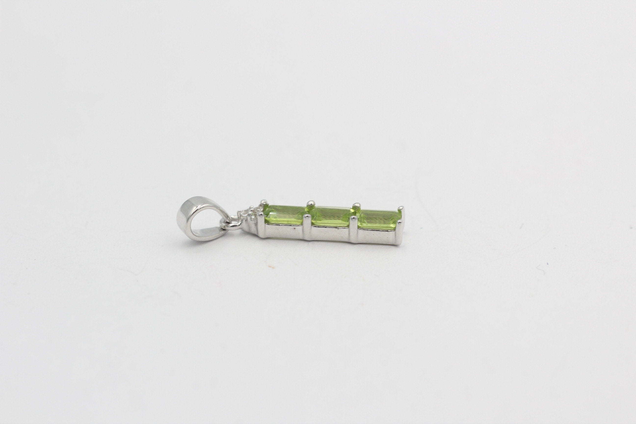 1,2 Carat Peridot Anhänger 925 Silber Collier Kette Weiatopas Topas Olivin