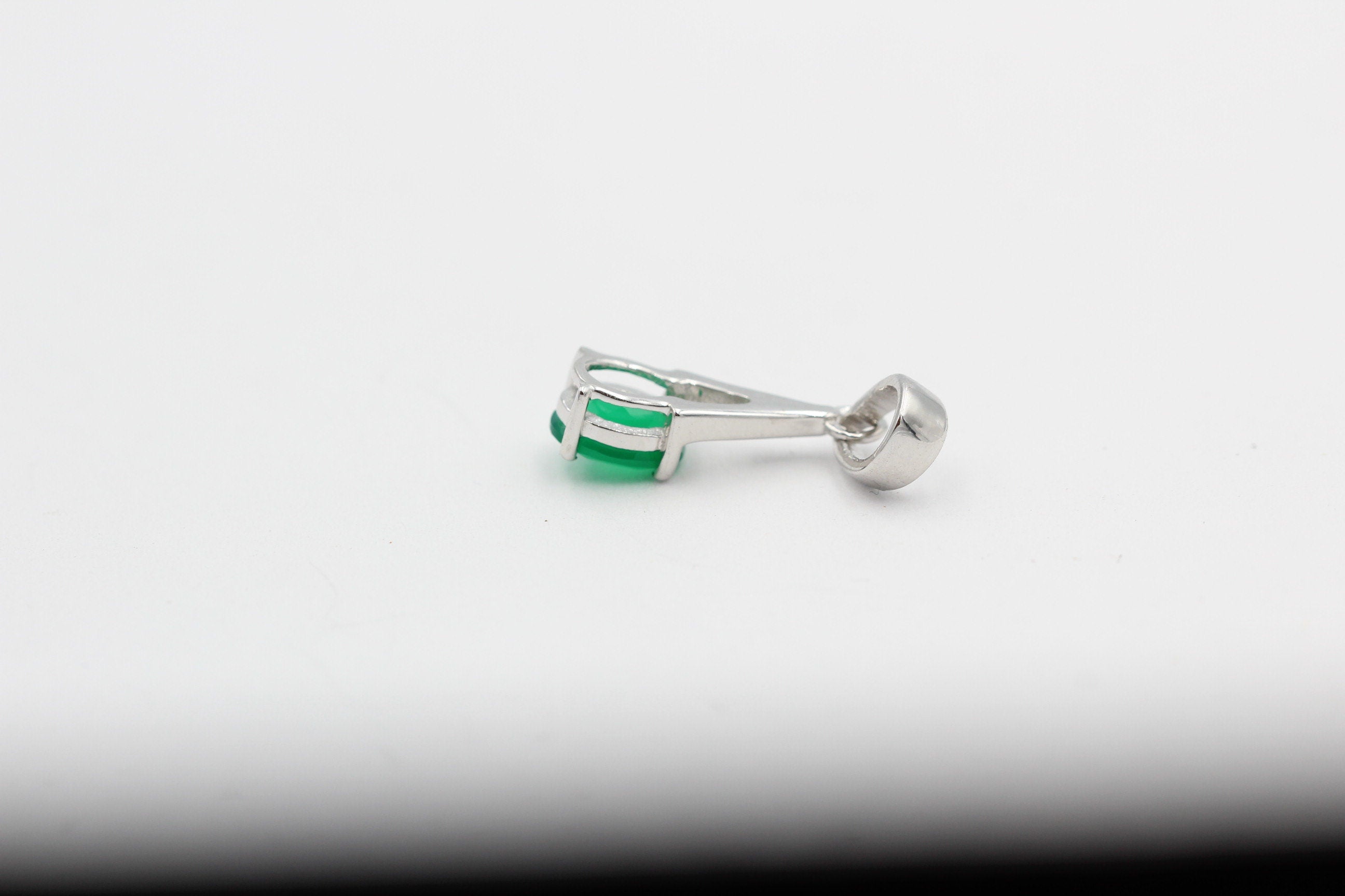 0,72  Carat grüner Onyx Anhänger 925 Silber grüner Edelstein