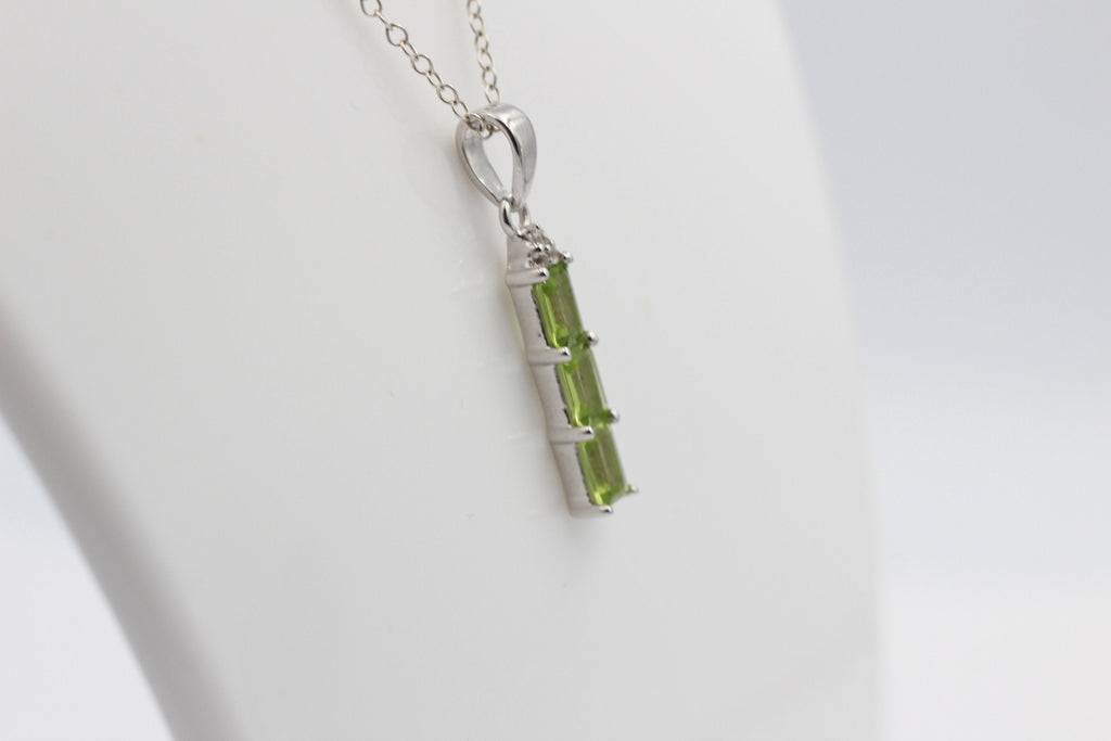 1,2 Carat Peridot Anhänger 925 Silber Collier Kette Weiatopas Topas Olivin