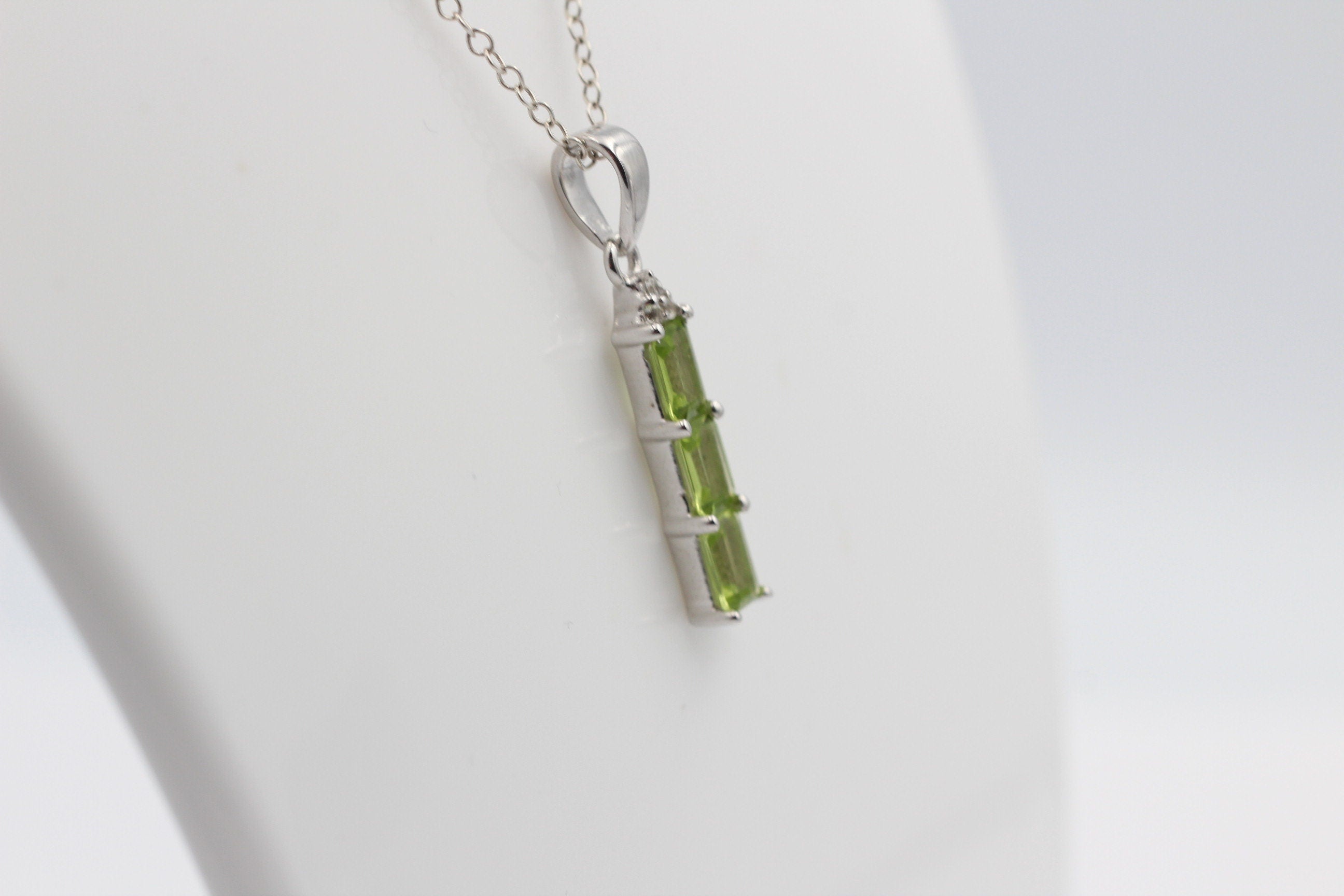 1,2 Carat Peridot Anhänger 925 Silber Collier Kette Weiatopas Topas Olivin