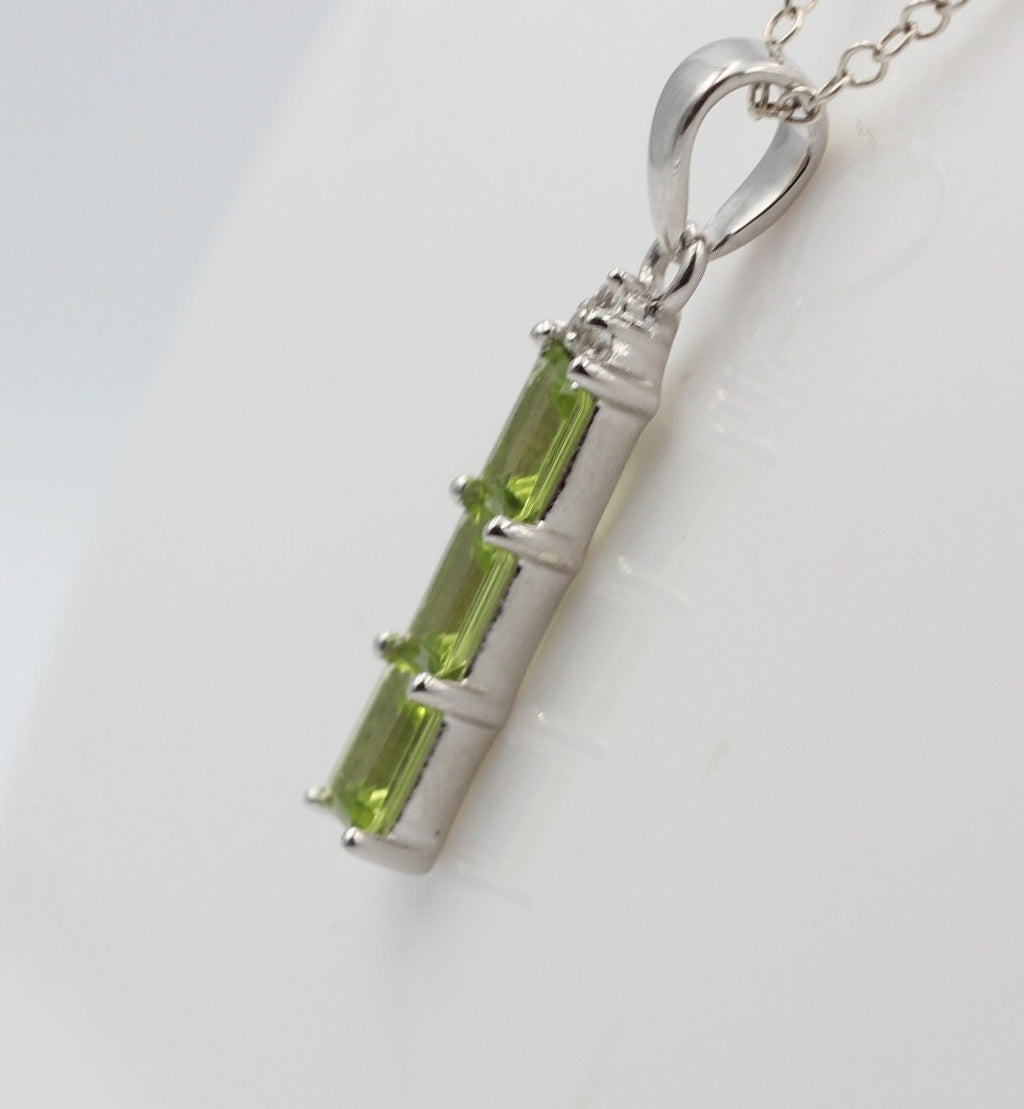 1,2 Carat Peridot Anhänger 925 Silber Collier Kette Weiatopas Topas Olivin
