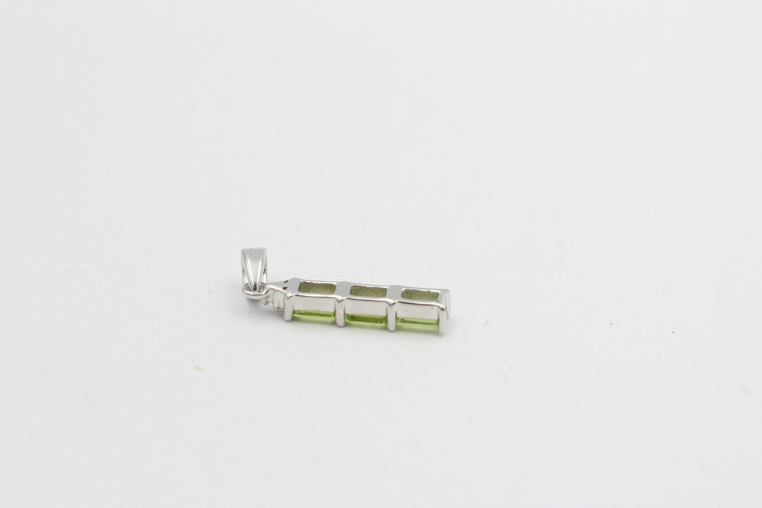 1,2 Carat Peridot Anhänger 925 Silber Collier Kette Weiatopas Topas Olivin