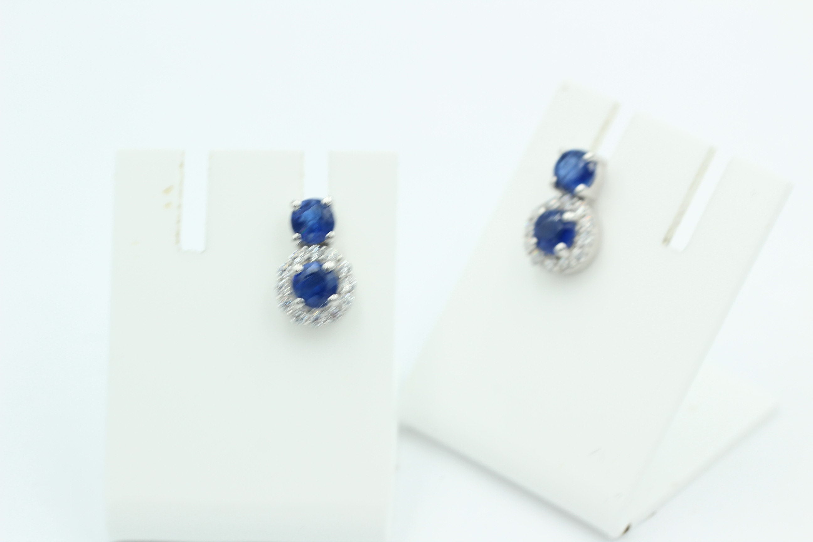 edler 2,05 Carat blauer Kyanit Ohrstecker 925 Silber mit Zirkonia Top Edel