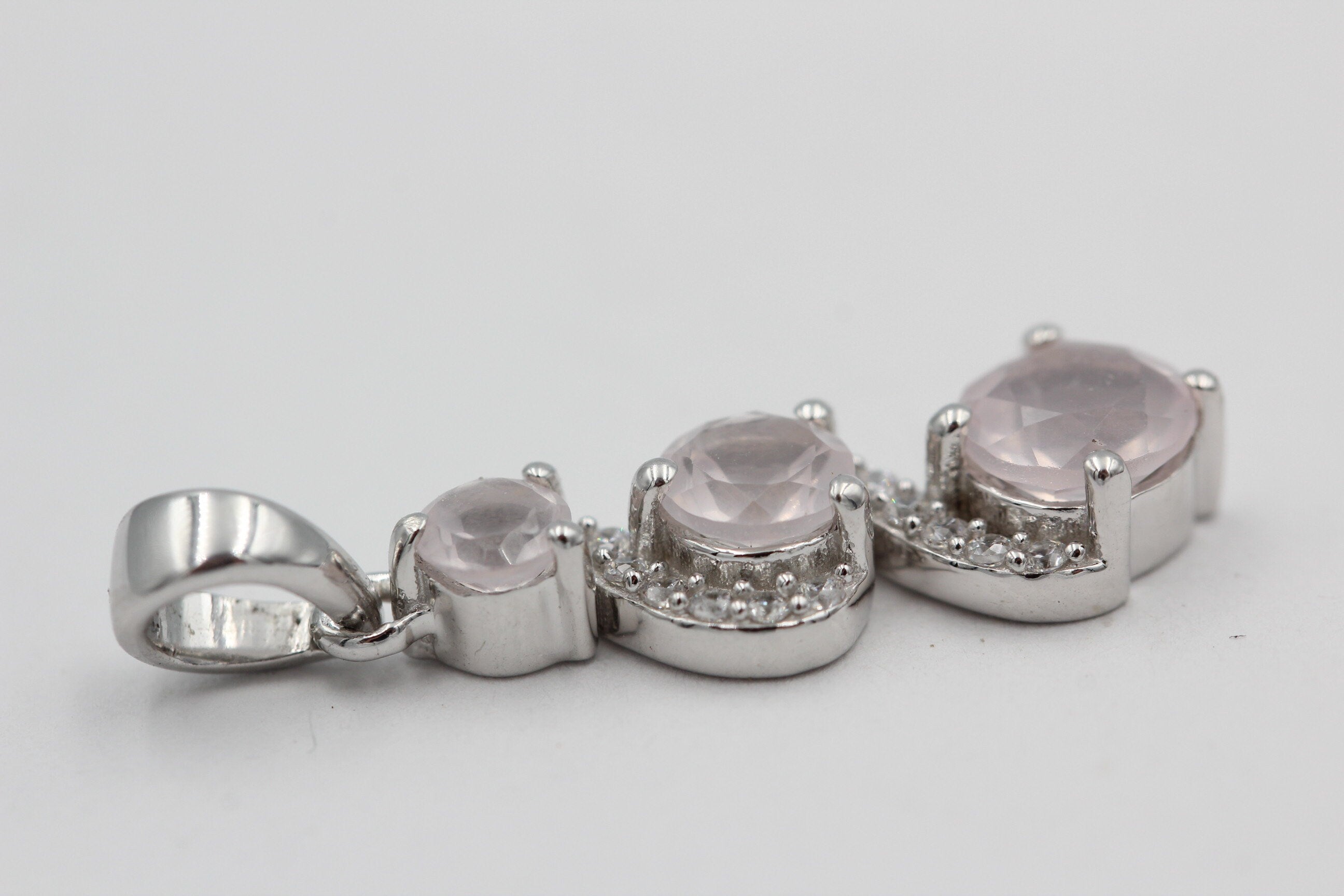 1,9 Carat edler Rosenquarz Anhänger 925 Silber Collier Kette Akzentsteine Zirkonia