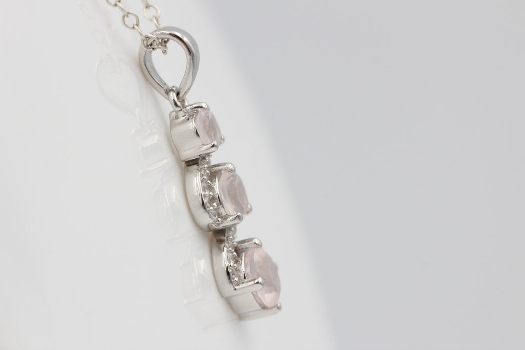 1,9 Carat edler Rosenquarz Anhänger 925 Silber Collier Kette Akzentsteine Zirkonia