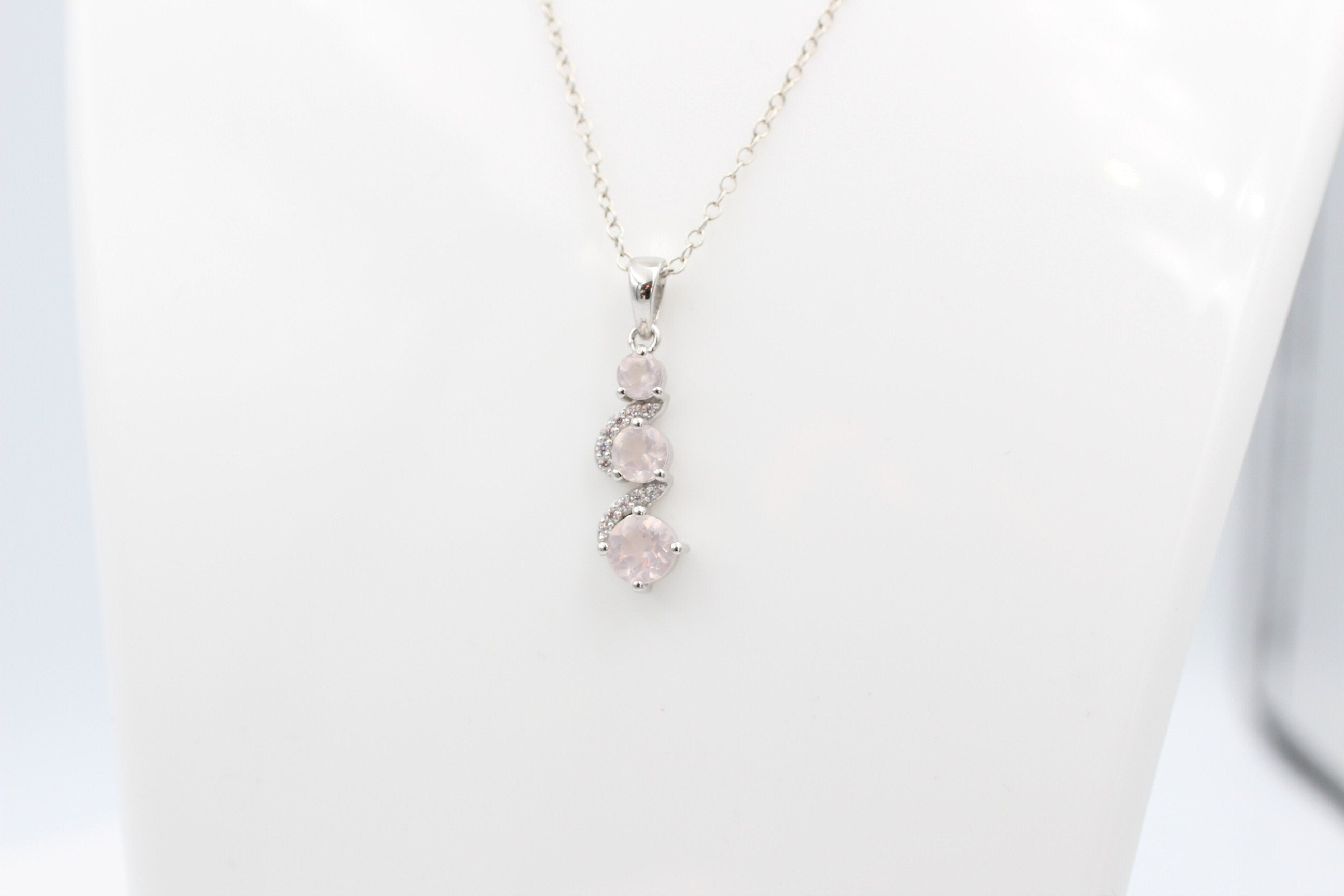 1,9 Carat edler Rosenquarz Anhänger 925 Silber Collier Kette Akzentsteine Zirkonia