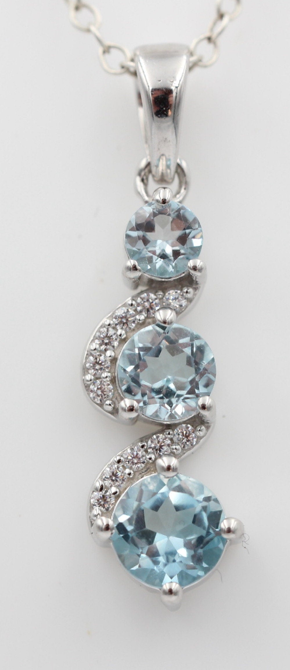 1,9 Carat Blautopas Anhänger 925 Silbe  Akzentstein Zirkonia Topasschmuck
