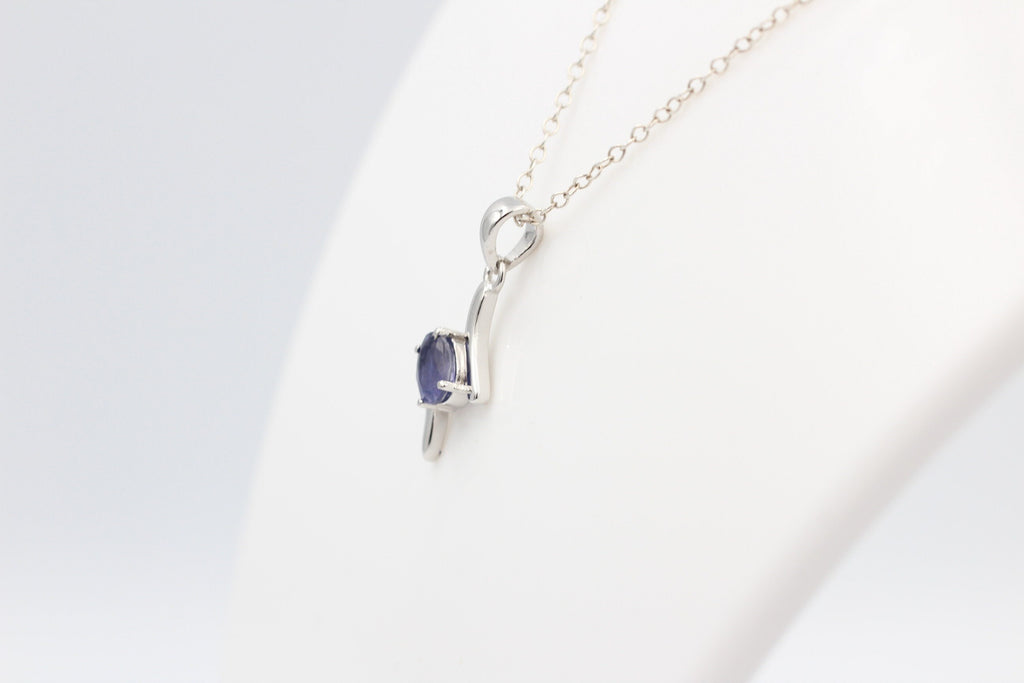 0,72 Carat Iolith Anhänger 925 Silber Collierkette Wassersaphir Luchssaphir
