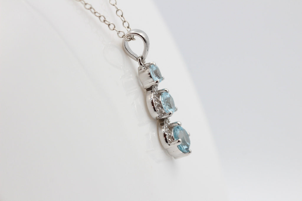 1,9 Carat Blautopas Anhänger 925 Silbe  Akzentstein Zirkonia Topasschmuck