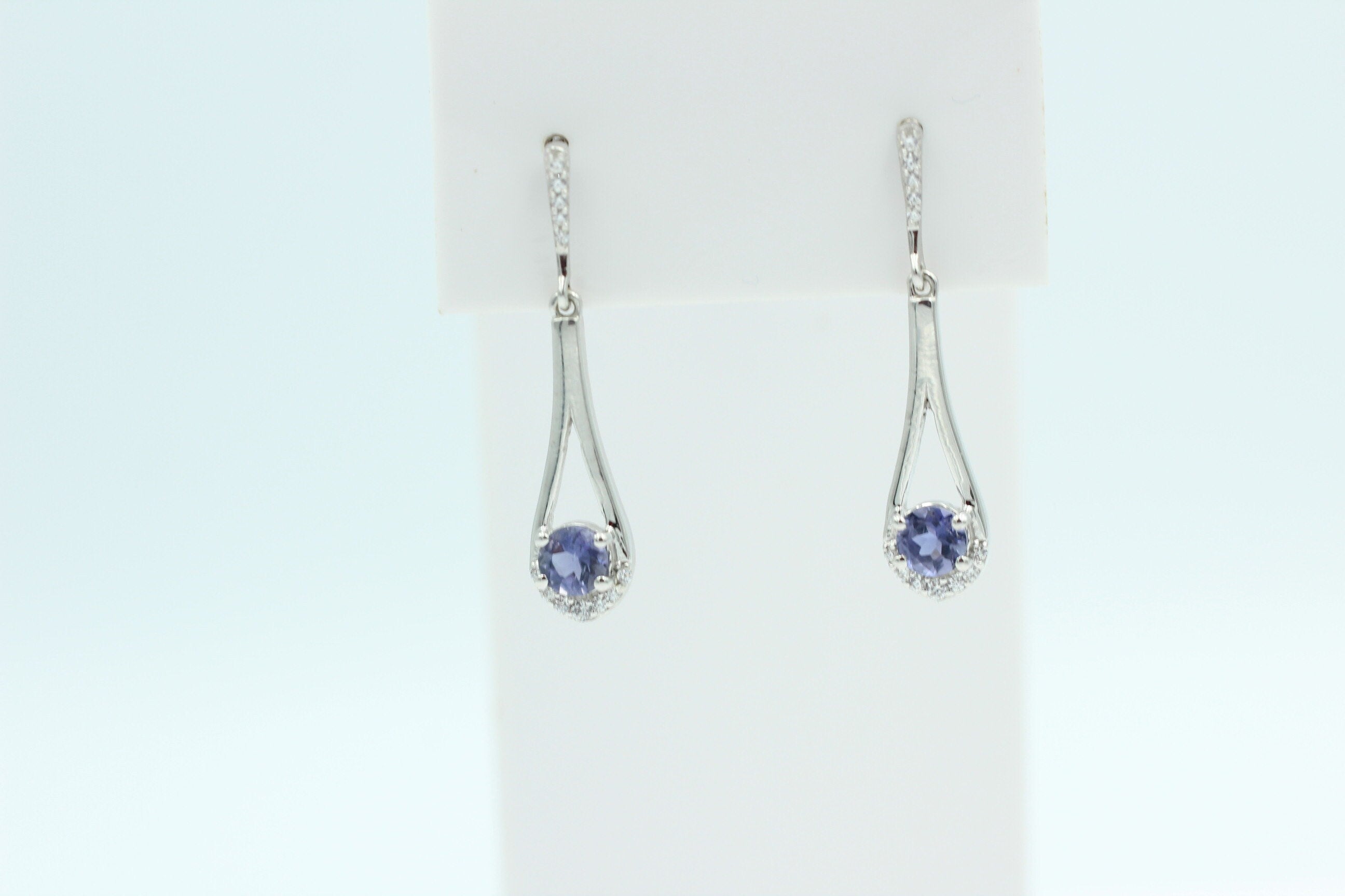 1,3 Carat Iolith Ohrstecker 925 Silber Wassersaphir Luchssaphir mit Zirkonia