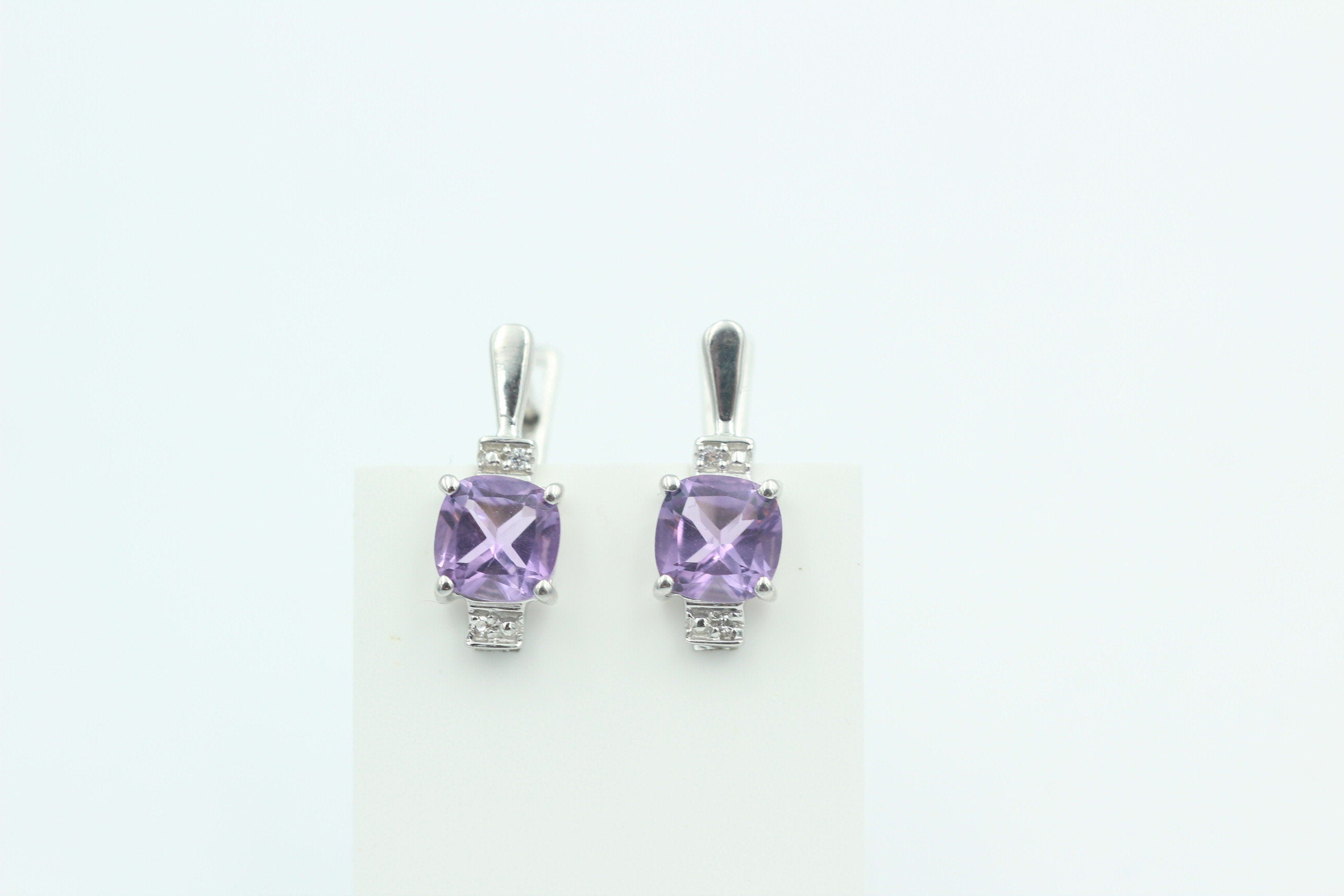 2,94 Carat brasilianischer Amethyst Ohrstecker 925 Sterling Silber Cubic Zirkon