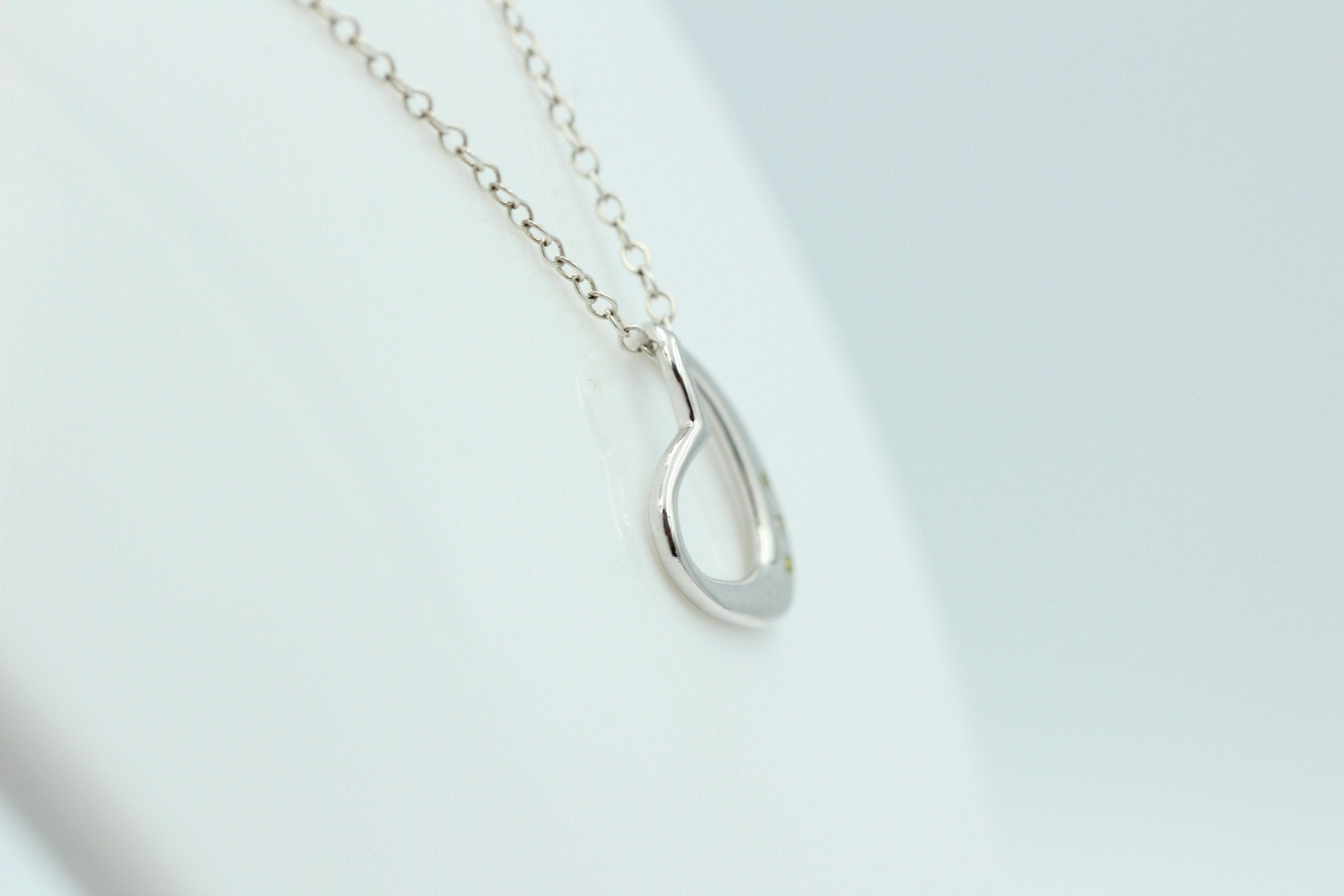 Edler 0,03 Carat gelber Diamant Herzanhänger 925 Silber Herz Collier Kette
