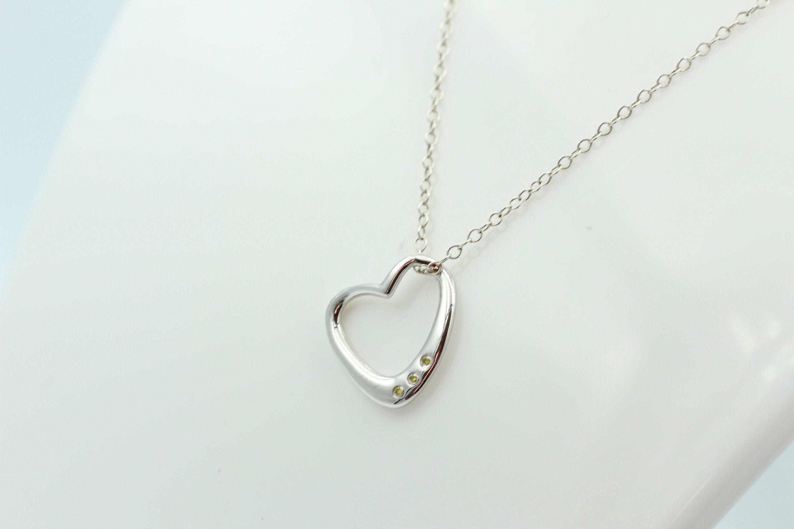 Edler 0,03 Carat gelber Diamant Herzanhänger 925 Silber Herz Collier Kette