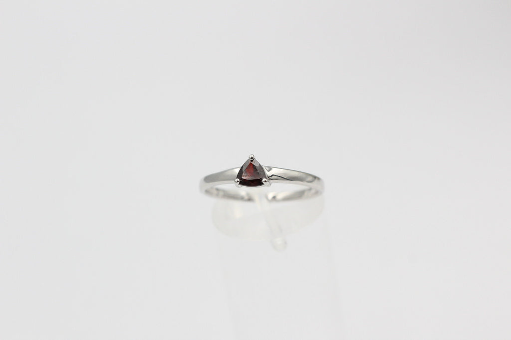 Edler 1,15 Carat Granat Ring 925 Silber Fingerring Graae 7 / 17 / 54 blutrot