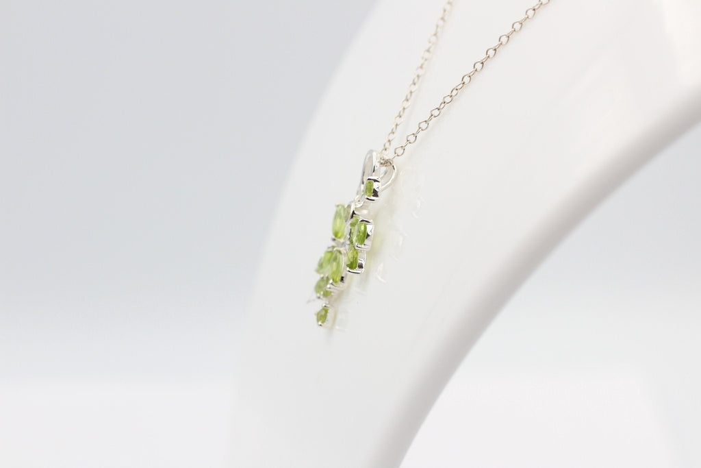Edler 1,36 Carat Peridot Libellen Blumen Anhänger 925 Silber Collier Kette Top
