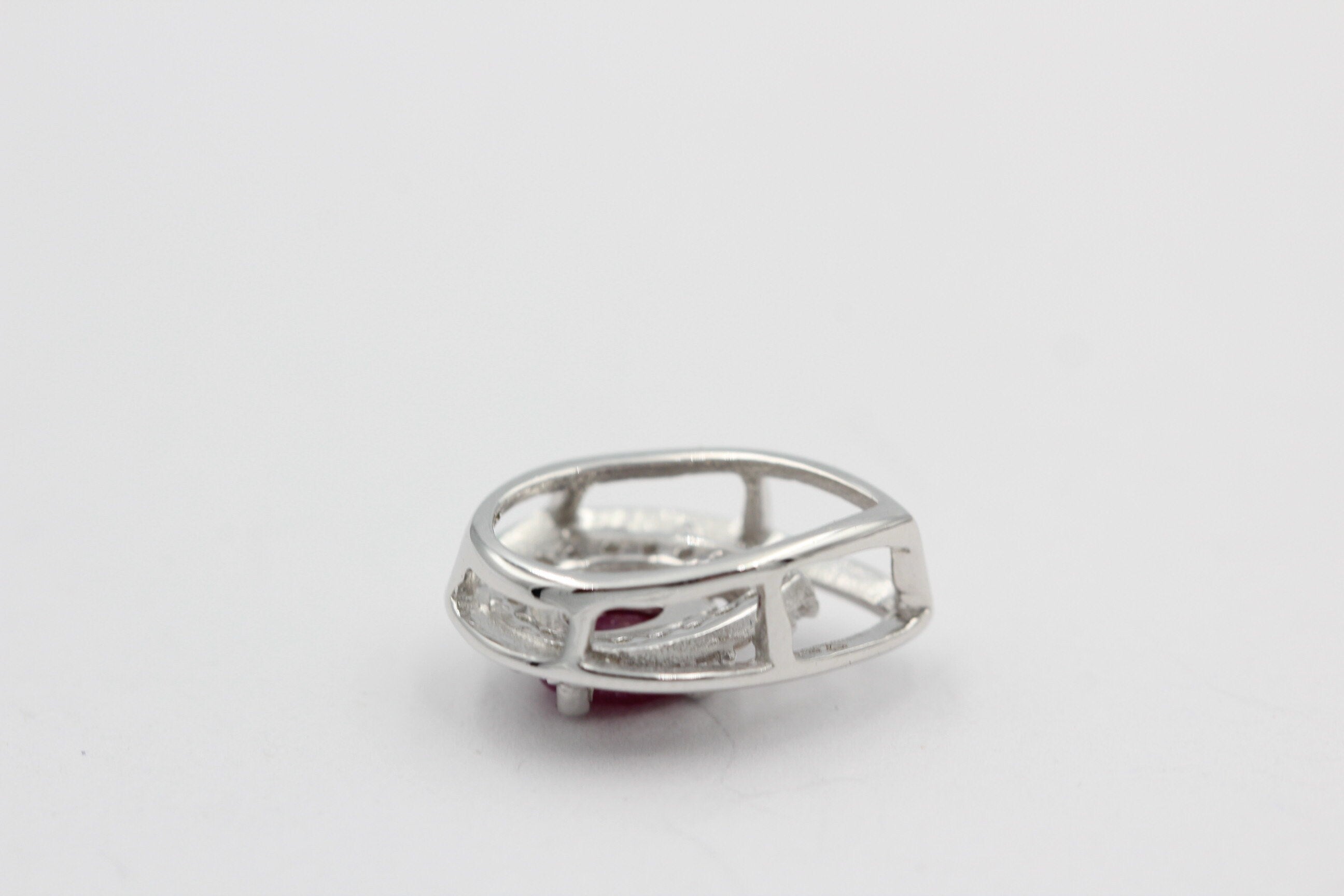Edler 0,51 Carat Rubin Anhänger 925 Silber Collier Kette Collieranhänger blutrot