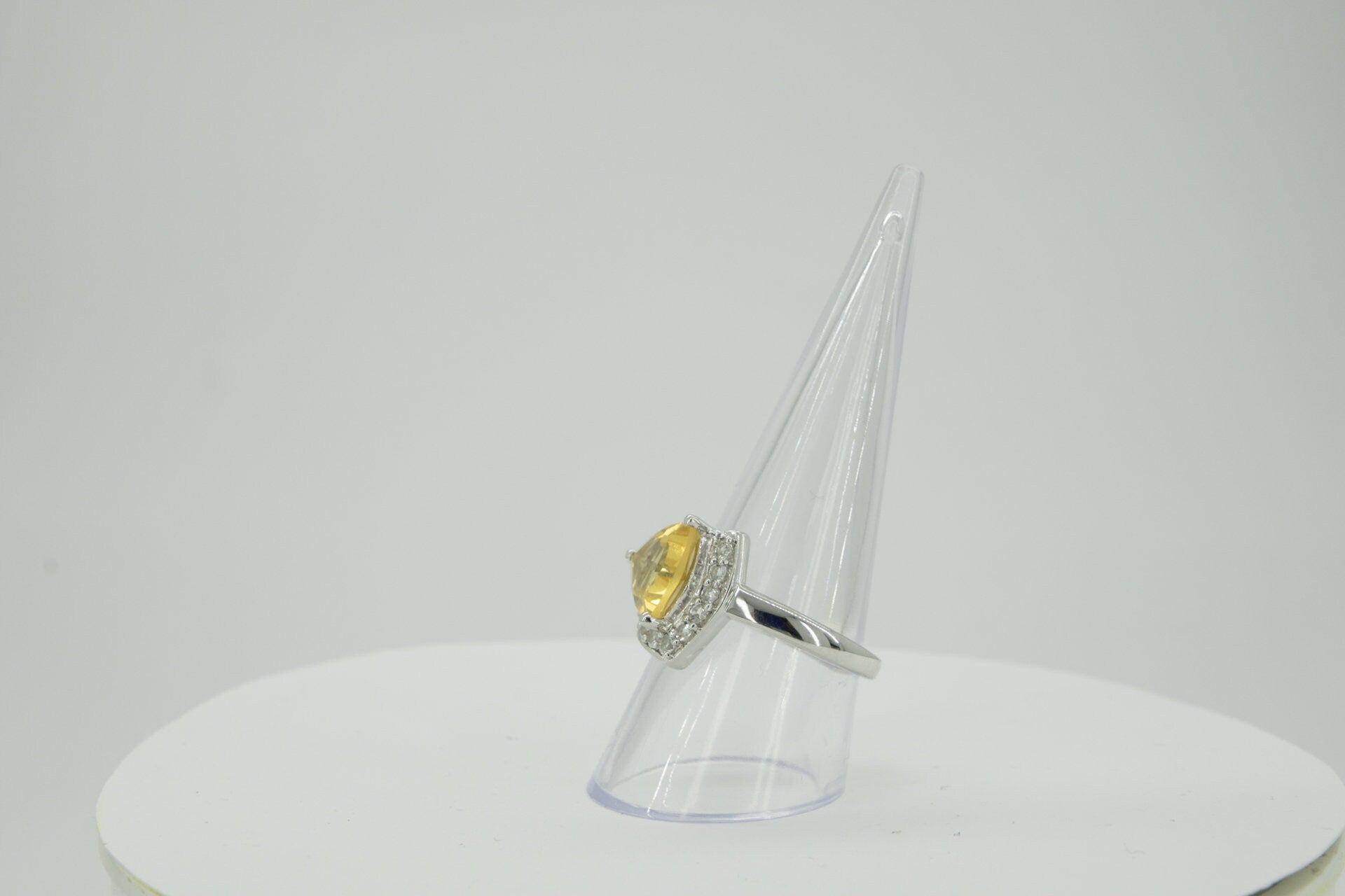 Edler 2,95 Carat Citrin weisstopas Ring 925 Silber Grasse 19 / 9 gelber Edelstein