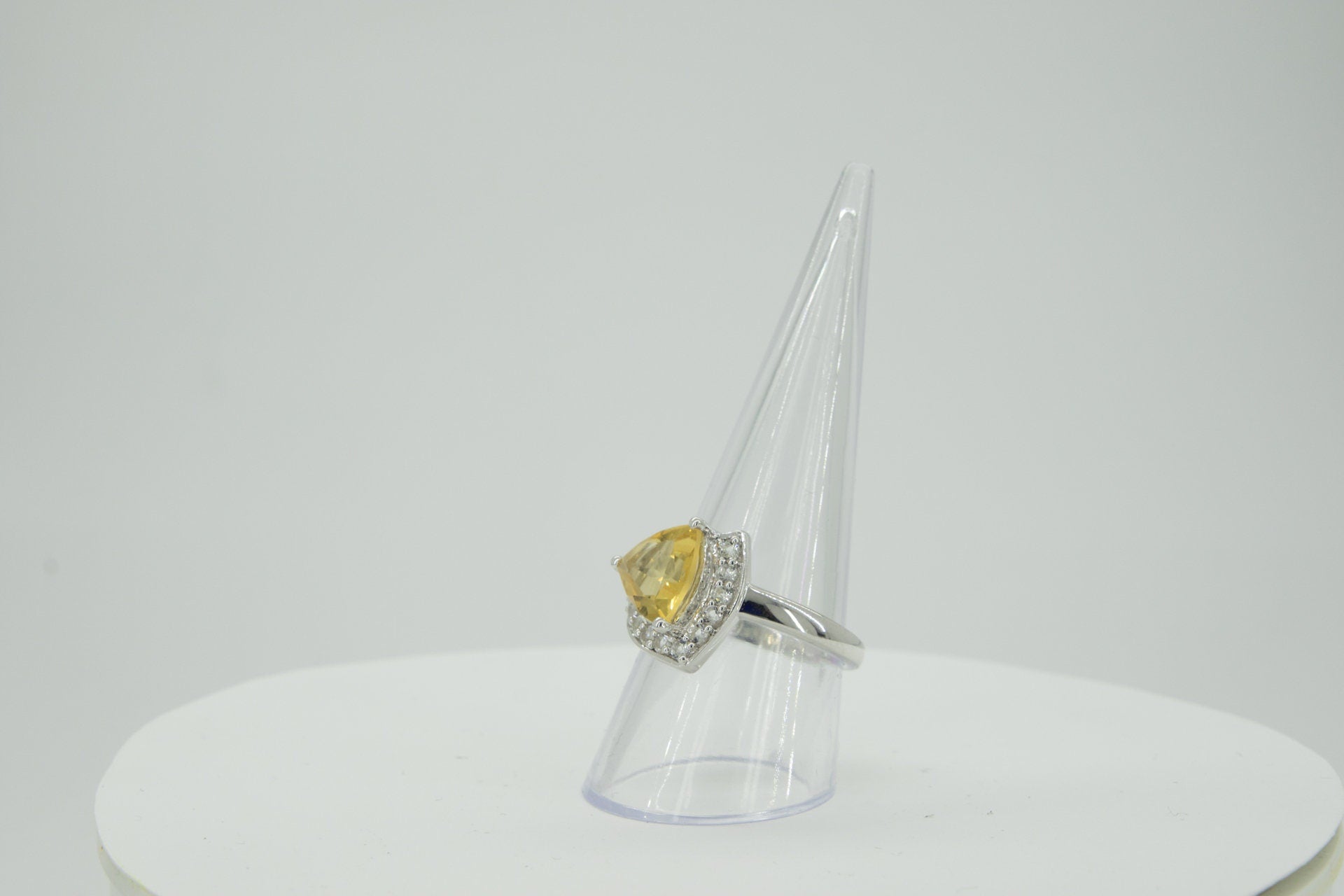 Edler 2,95 Carat Citrin weisstopas Ring 925 Silber Grasse 19 / 9 gelber Edelstein