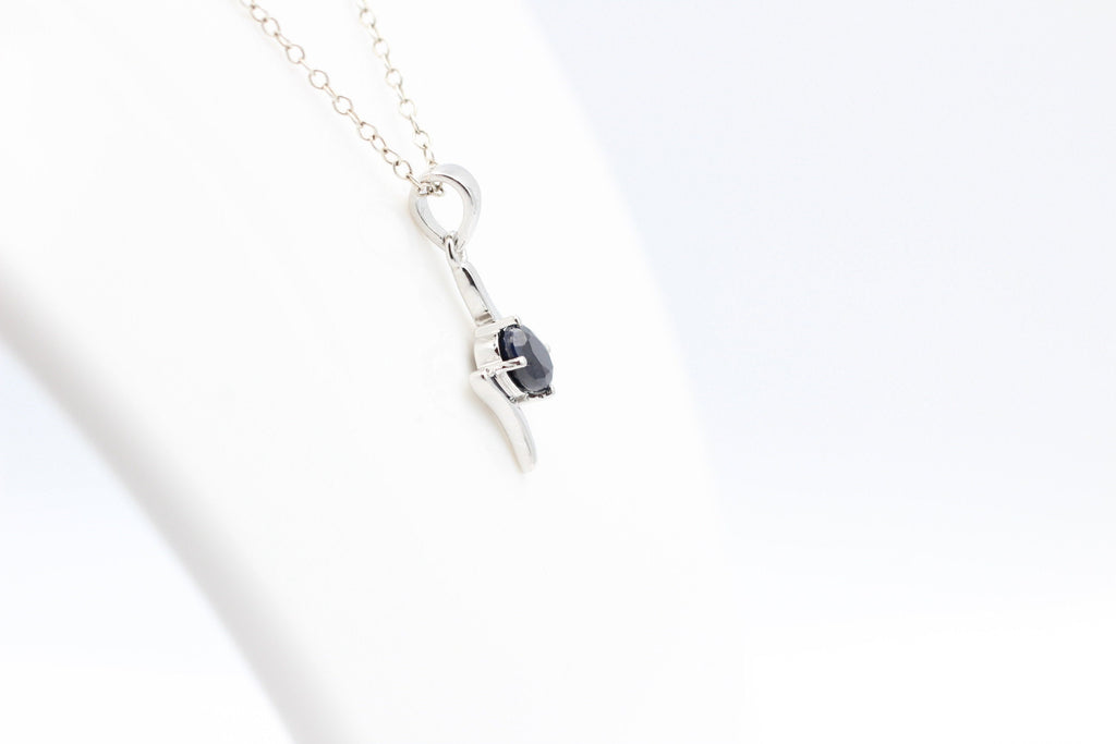 0,72 Carat blauer Saphir Anhänger 925 SterlingSilber Collier Kette Saphirschmuck