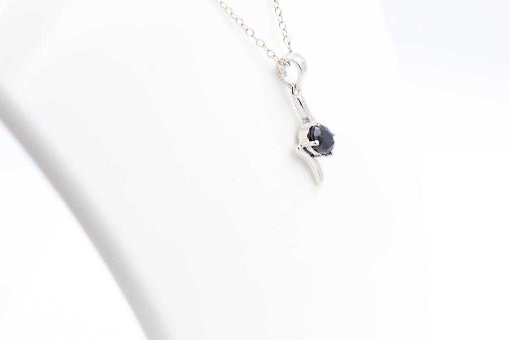 0,72 Carat blauer Saphir Anhänger 925 SterlingSilber Collier Kette Saphirschmuck