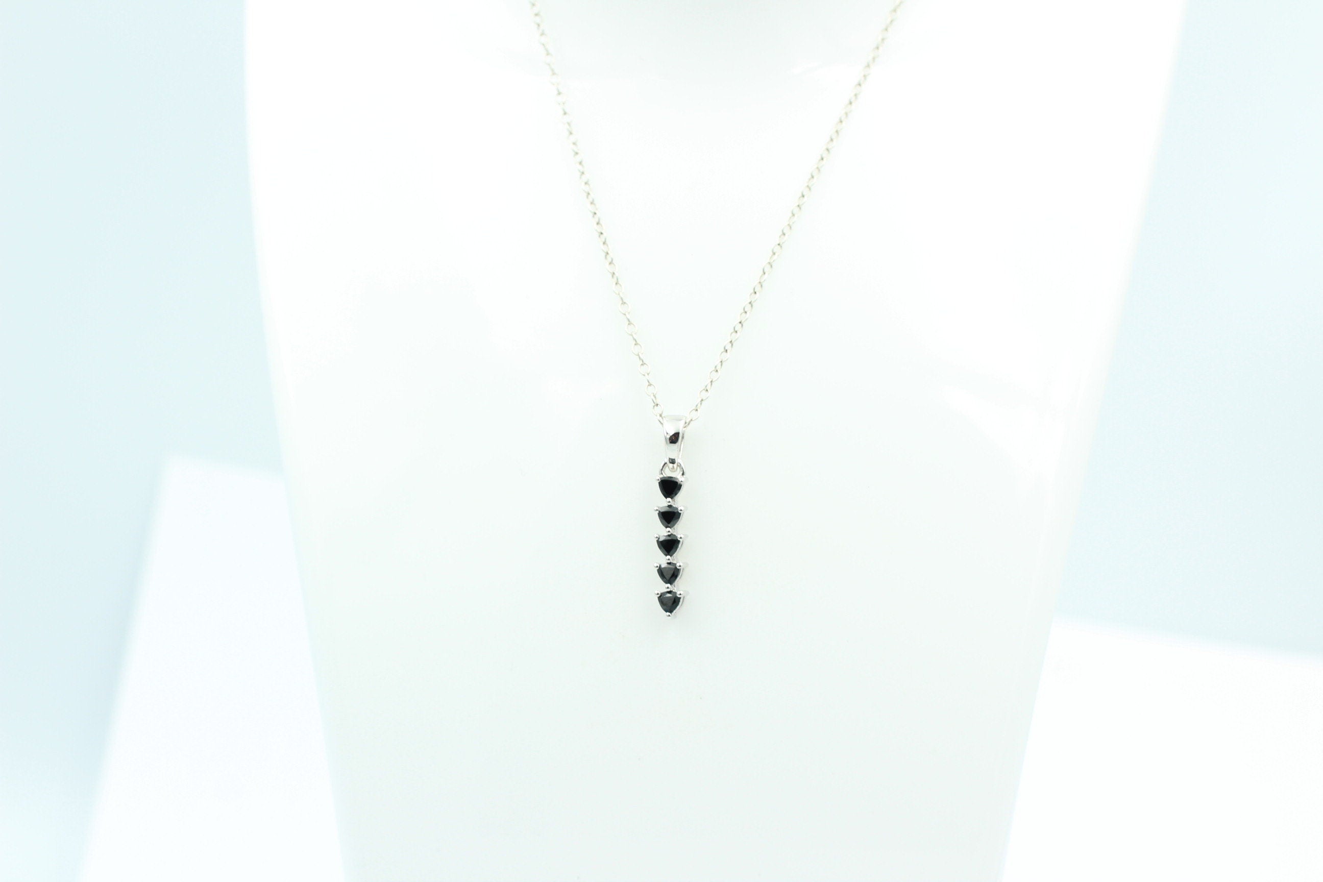 Edler 1,0 Carat schwarzer Onyx Anhänger 925 Sterling Silber Collier Kette Top
