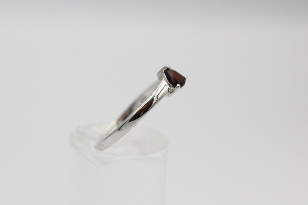 Edler 1,15 Carat Granat Ring 925 Silber Fingerring blutrot Grosse 58 / 8 /18,5