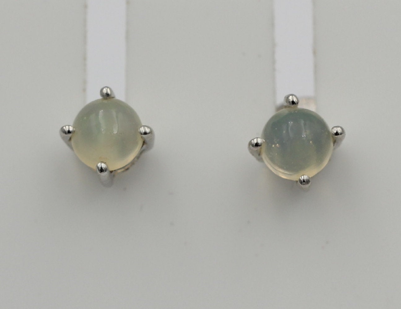 0,29 Carat äthiopischer opal Ohrstecker Unisex 925 Silber Welo Opal Edelstein