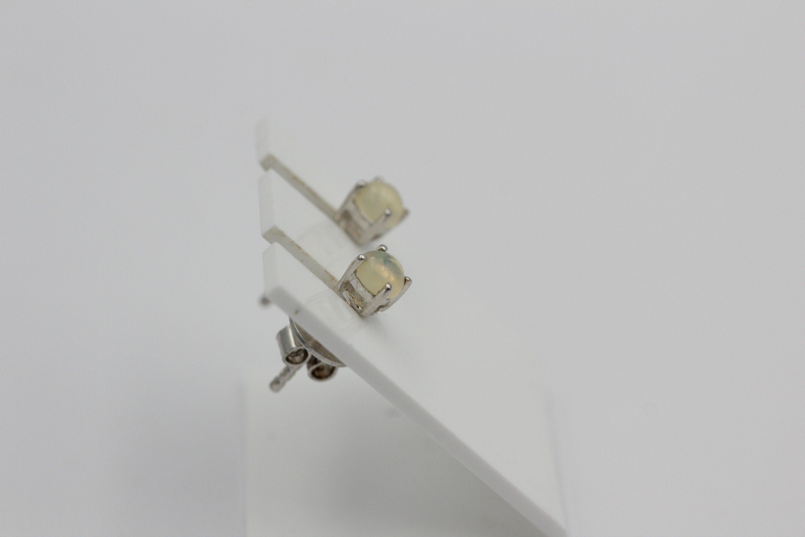 0,29 Carat äthiopischer opal Ohrstecker Unisex 925 Silber Welo Opal Edelstein