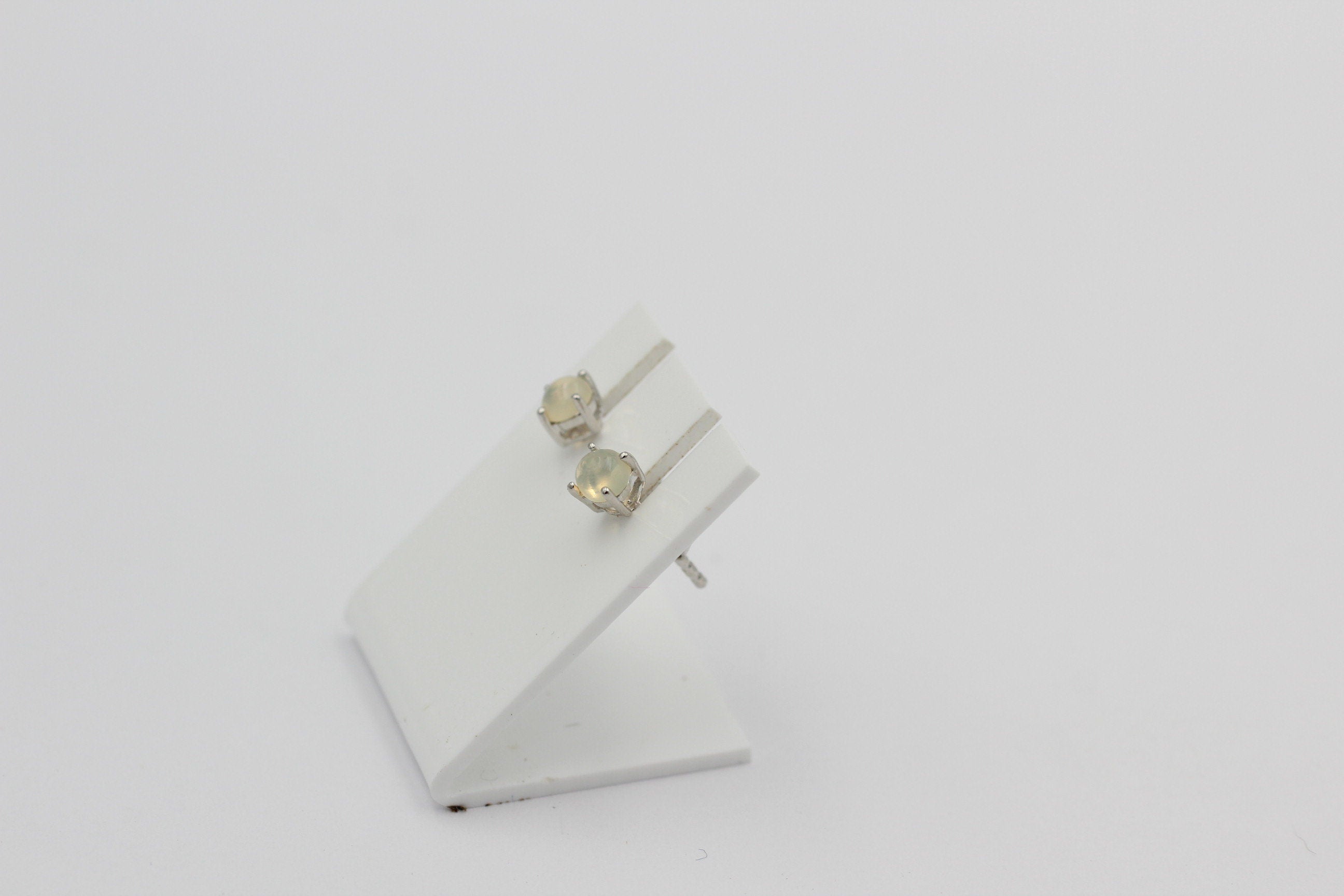 0,29 Carat äthiopischer opal Ohrstecker Unisex 925 Silber Welo Opal Edelstein