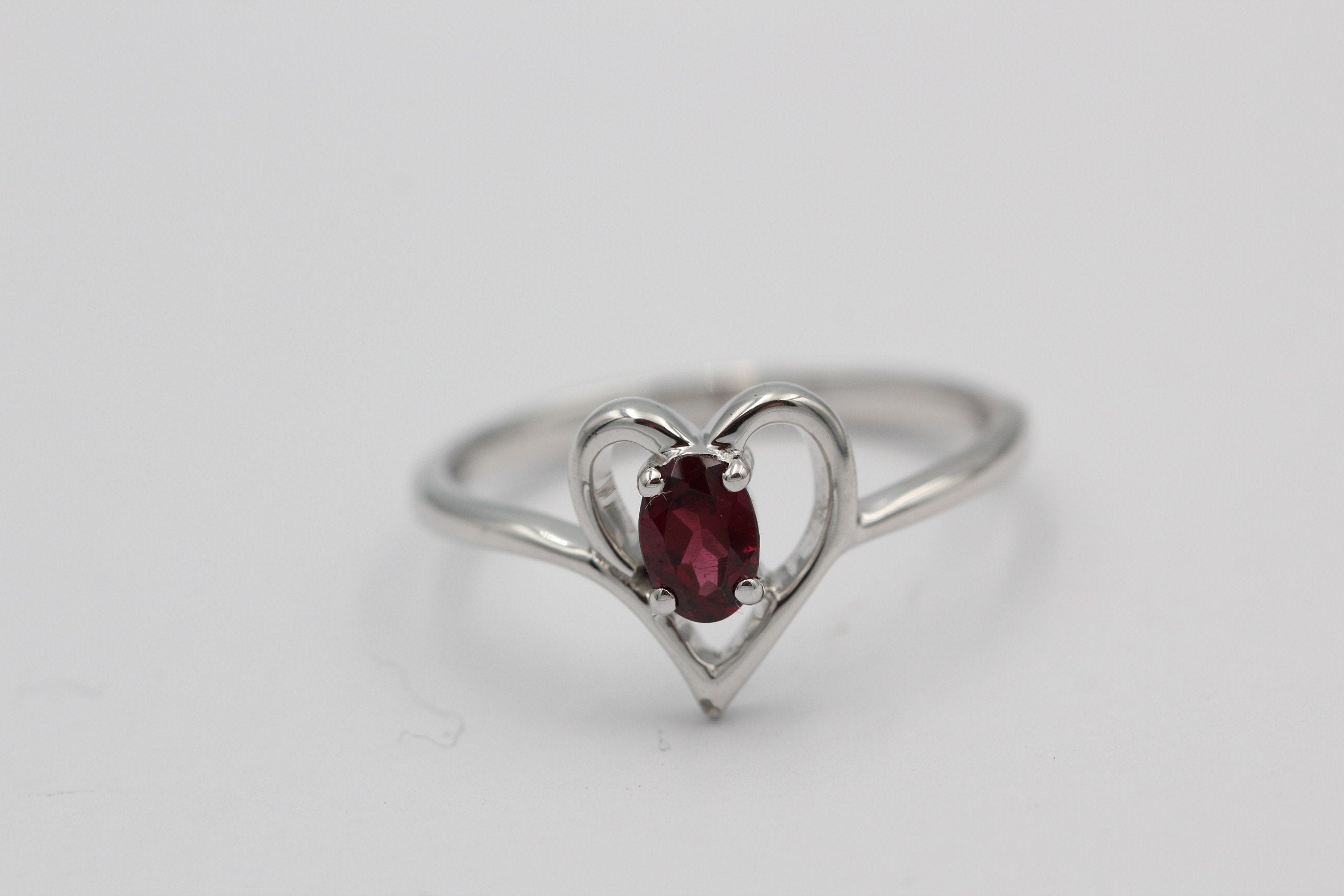 0,53 Carat Rhodolith Herz Ring 925 Silber Fingerring Herzring 8/ 18,5 / 59