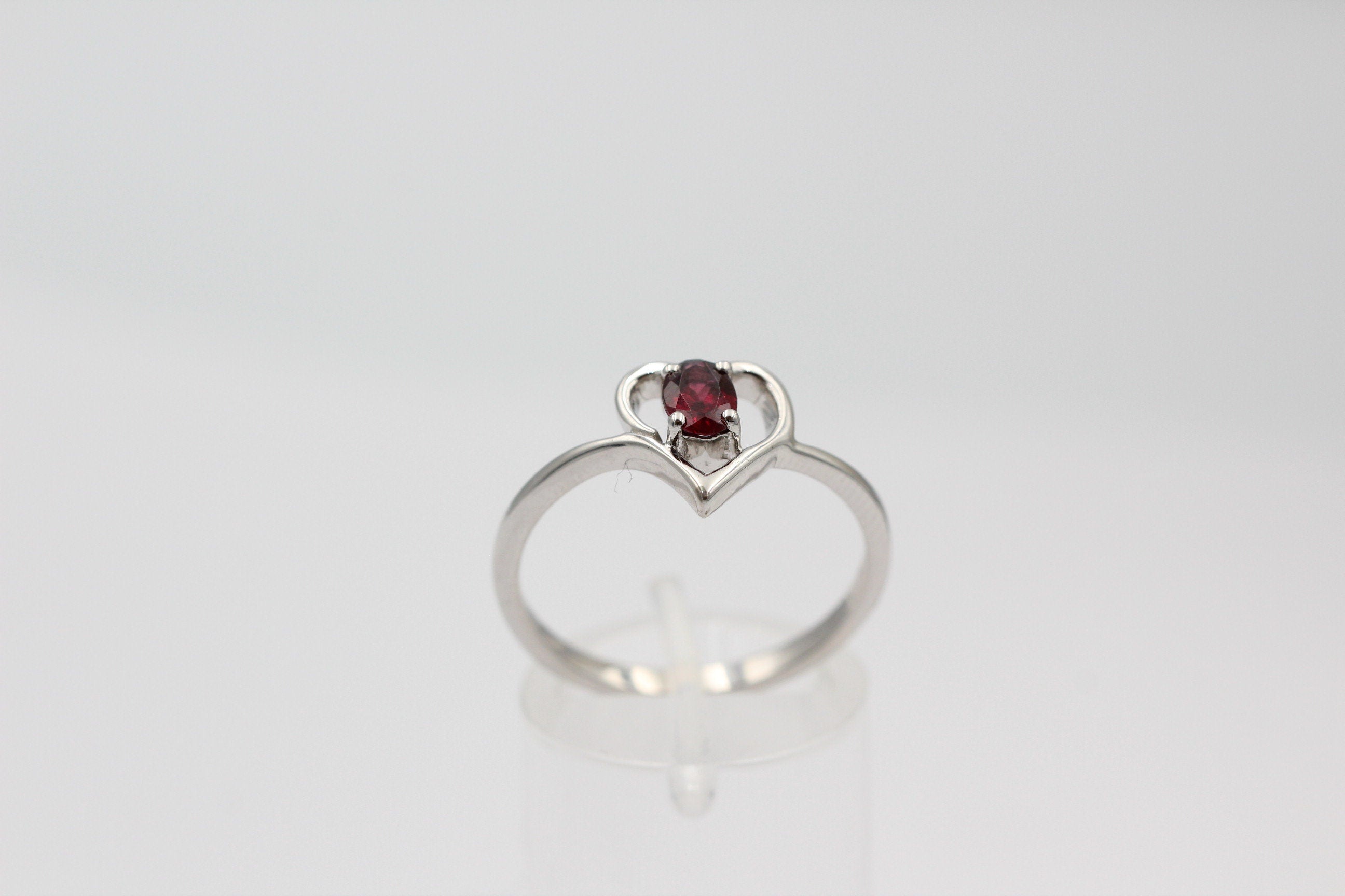 0,53 Carat Rhodolith Herz Ring 925 Silber Fingerring Herzring 8/ 18,5 / 59