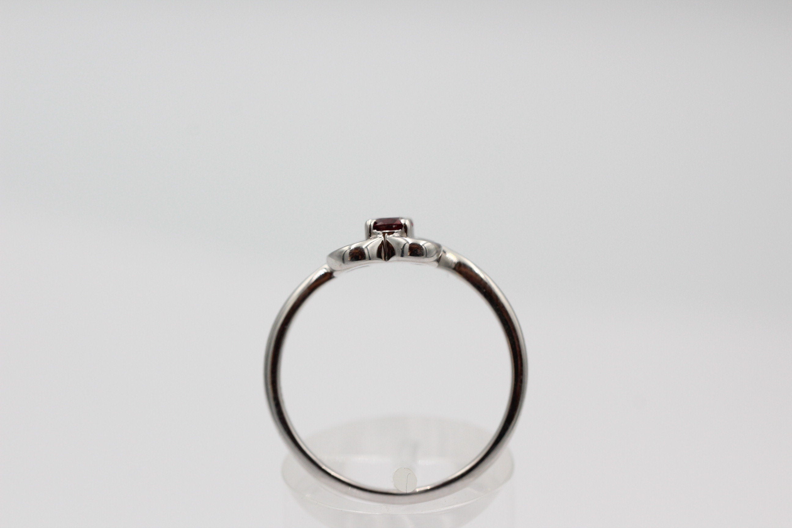 0,53 Carat Rhodolith Herz Ring 925 Silber Fingerring Herzring 8/ 18,5 / 59