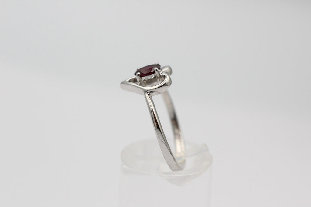 0,53 Carat Rhodolith Herz Ring 925 Silber Fingerring Herzring 8/ 18,5 / 59