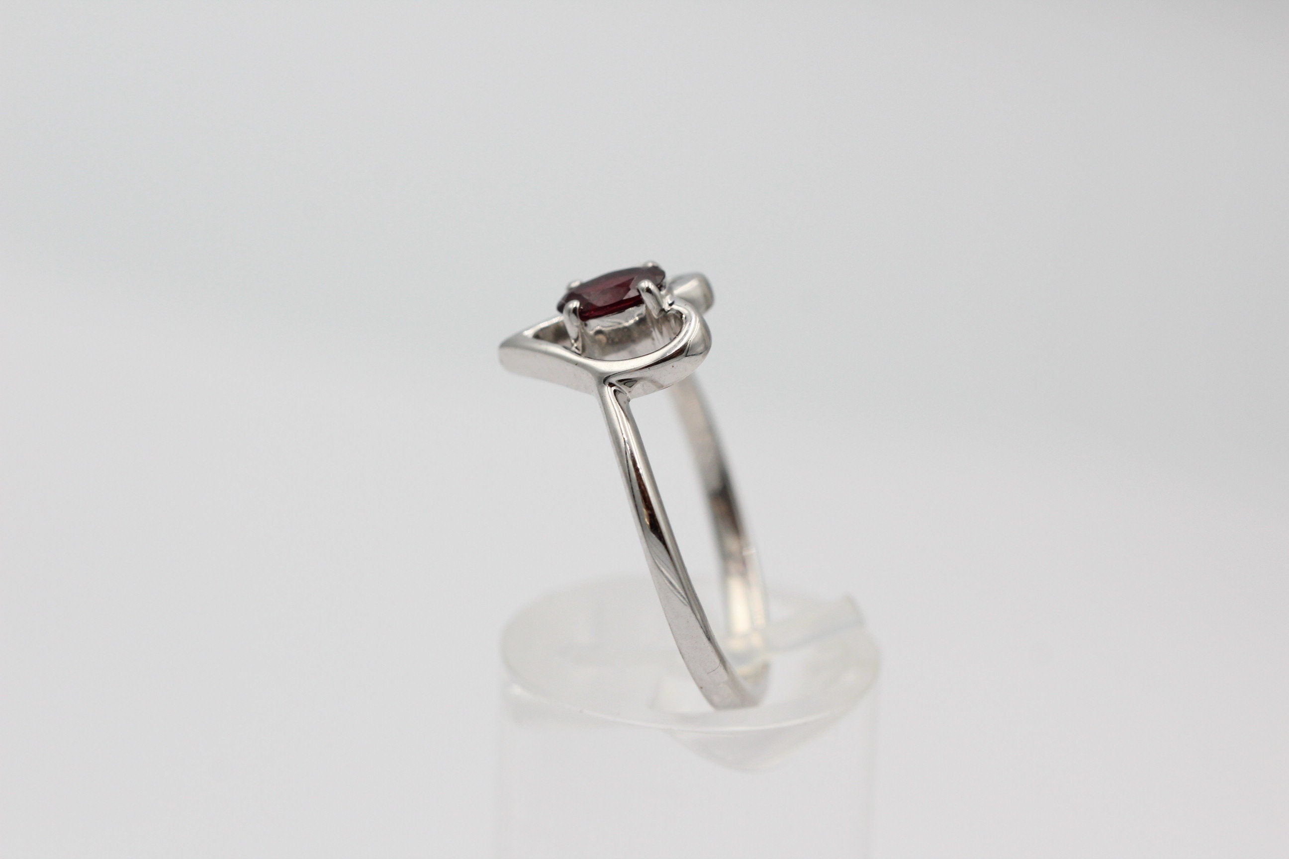 0,53 Carat Rhodolith Herz Ring 925 Silber Fingerring Herzring 8/ 18,5 / 59