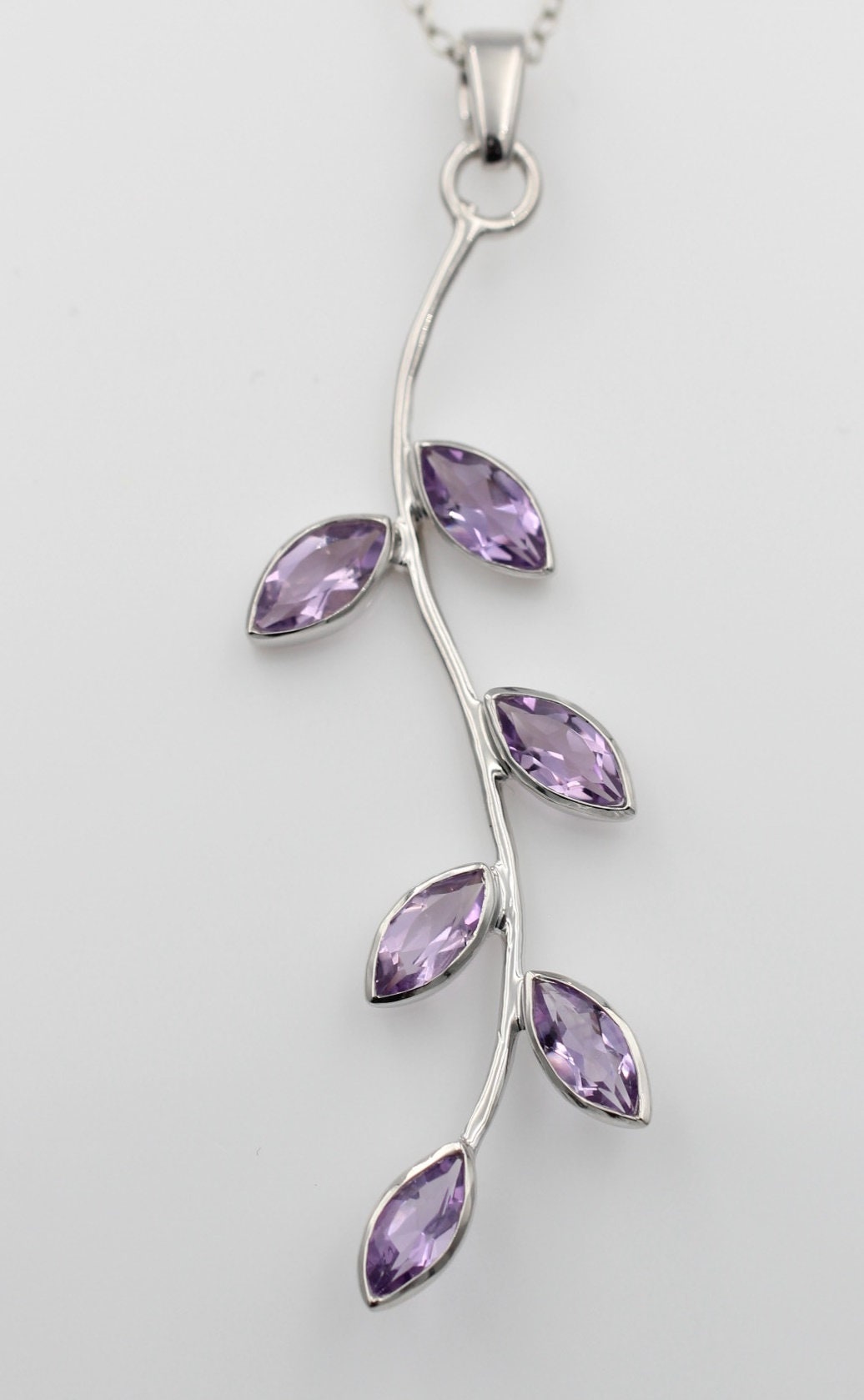 Edler 2,4 Carat Amethyst Blatt Anhänger 925 Silber Collier Kette violett Top