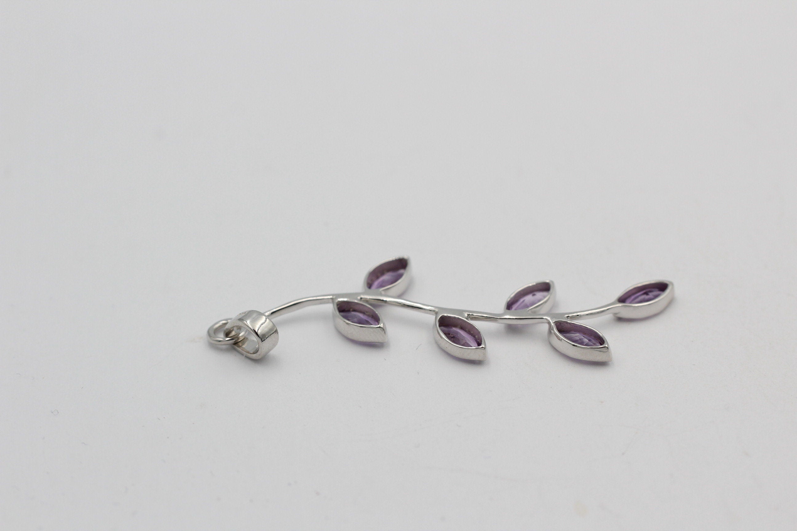 Edler 2,4 Carat Amethyst Blatt Anhänger 925 Silber Collier Kette violett Top