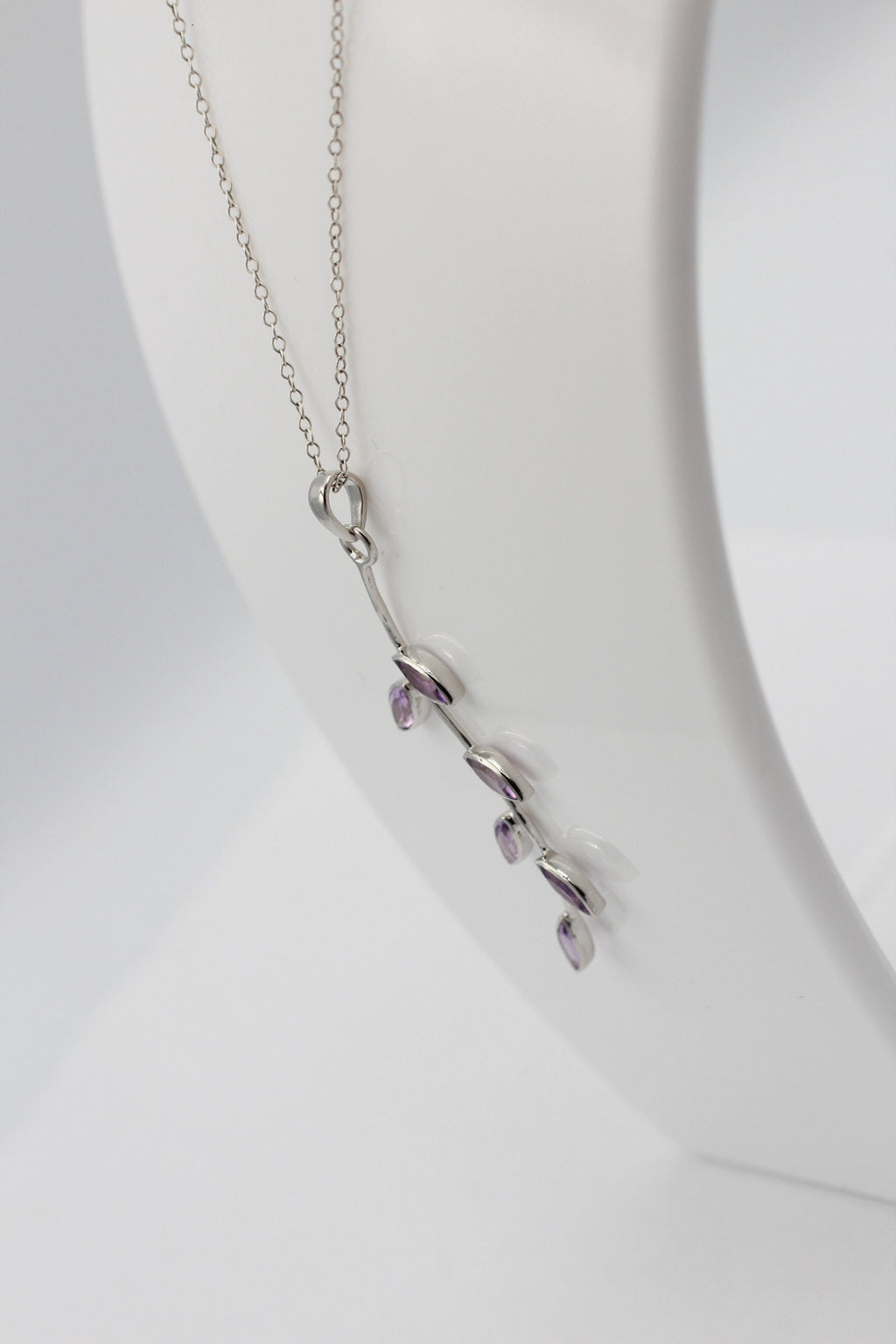 Edler 2,4 Carat Amethyst Blatt Anhänger 925 Silber Collier Kette violett Top