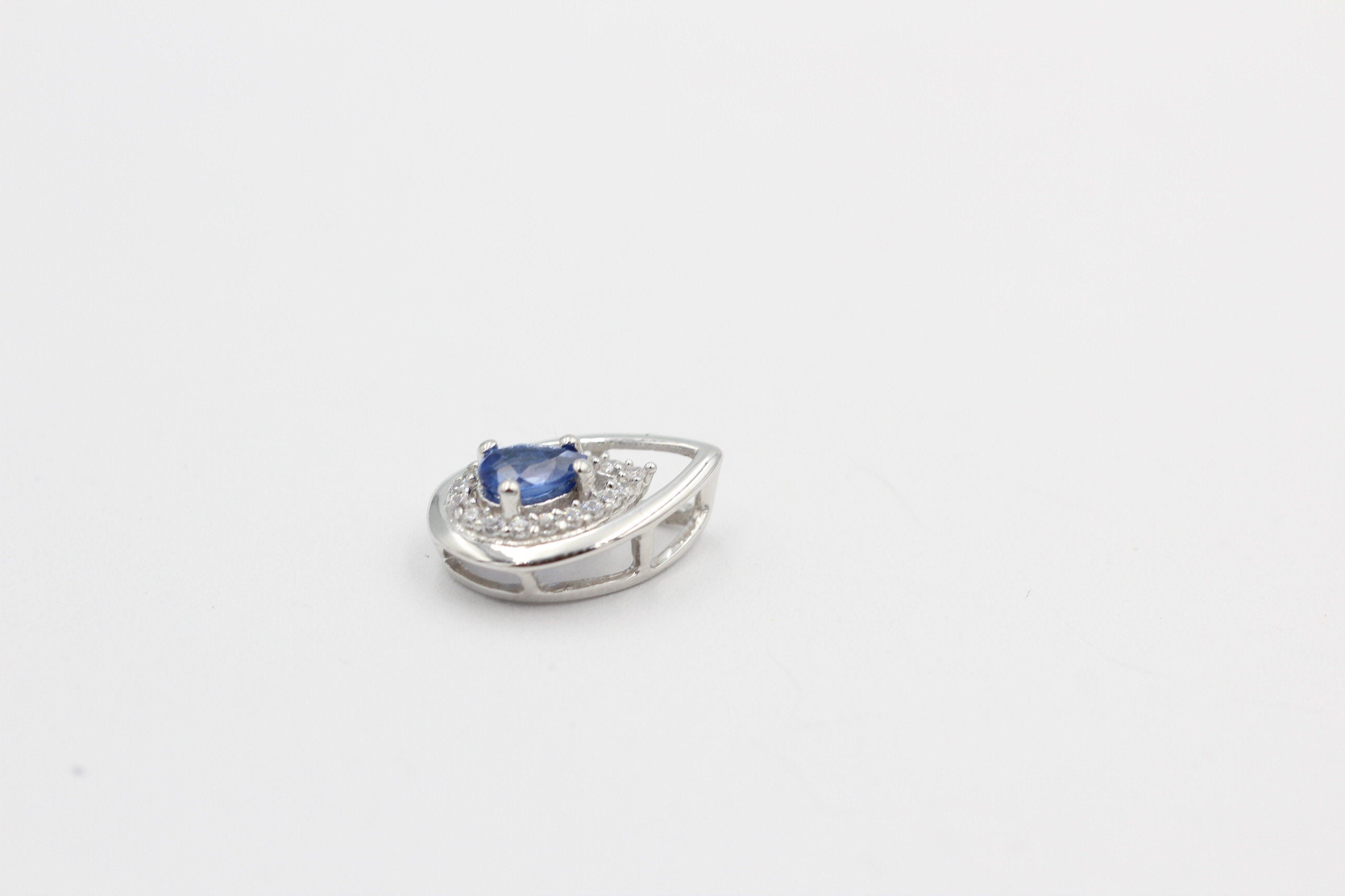 Edler 0,51 Carat Kyanit Anhänger 925 Silber  blauer Kyanit