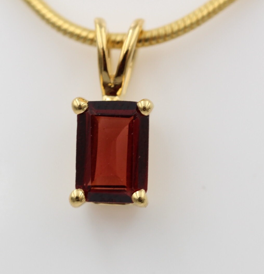 1,1 Carat Granat Anhänger 925 Silber Collier Kette vergoldet Blutroter Granat