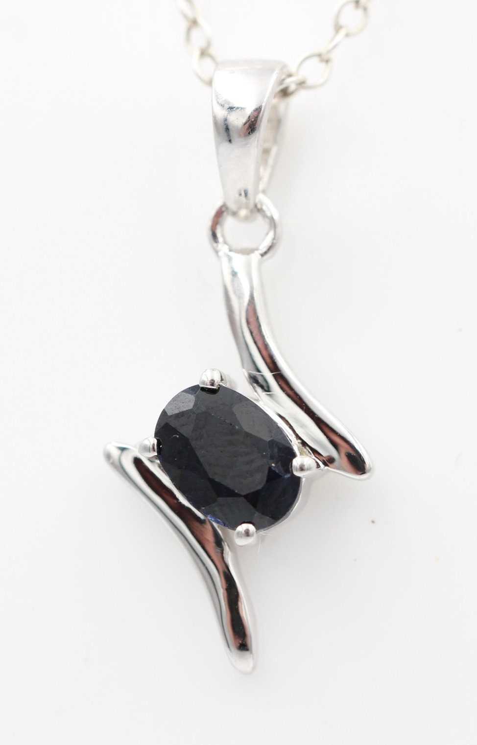 0,72 Carat schwarzer Saphir Anhänger 925 Silber Saphiranhänger