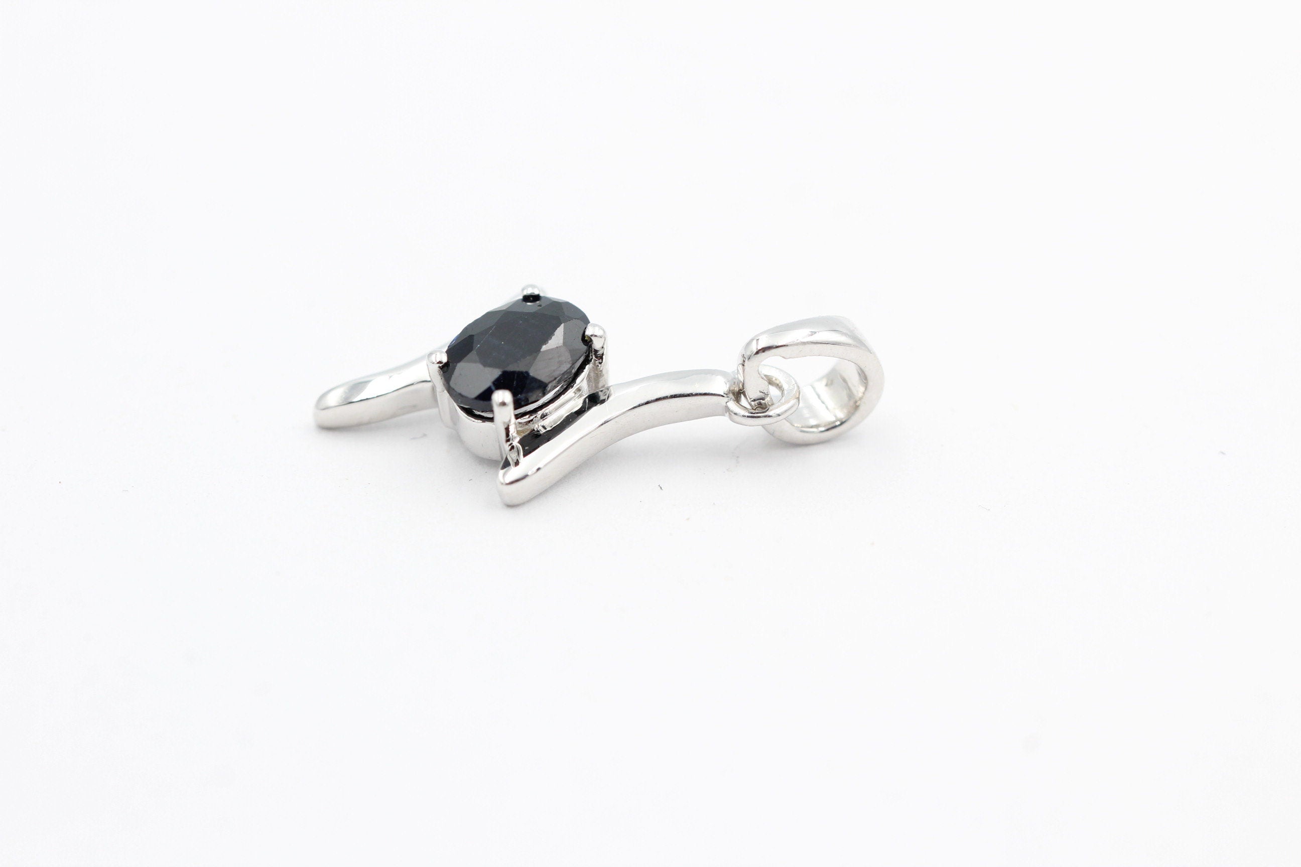 0,72 Carat schwarzer Saphir Anhänger 925 Silber Saphiranhänger
