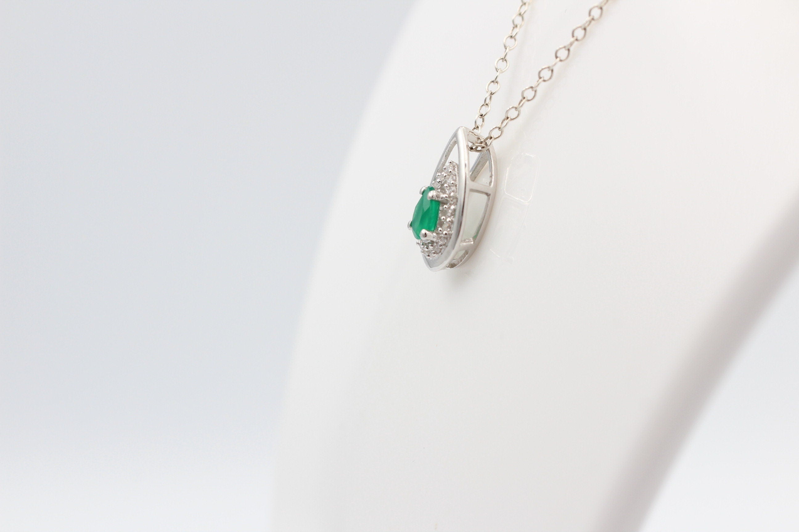 Edler 0,51 Carat grüner Onyx Anhänger 925 Silber  grüner Edelstein seltener grüner Onyx