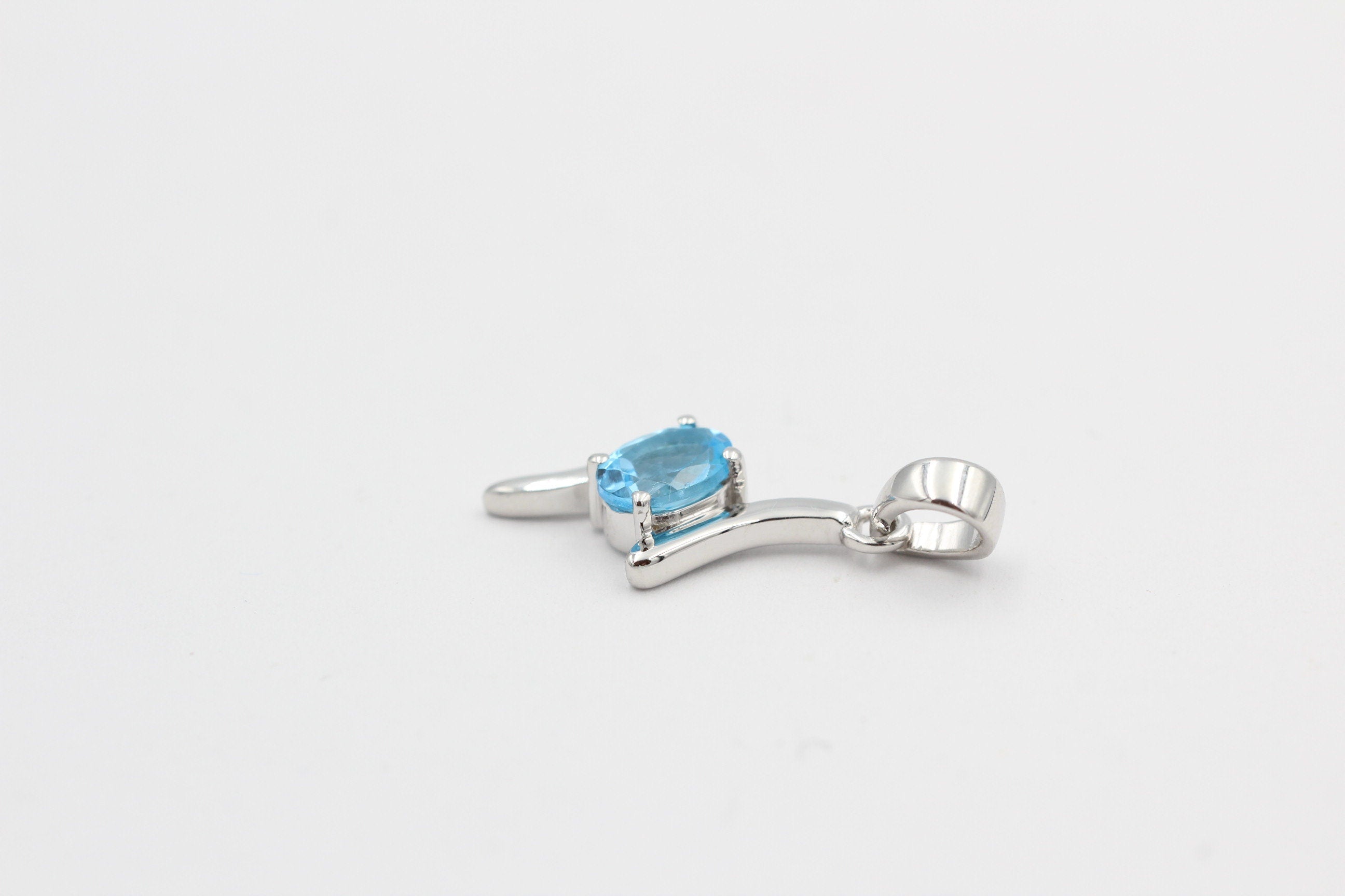 0,72 Carat schweizblauer Topas Anhänger 925 Silber swiss blue Topas