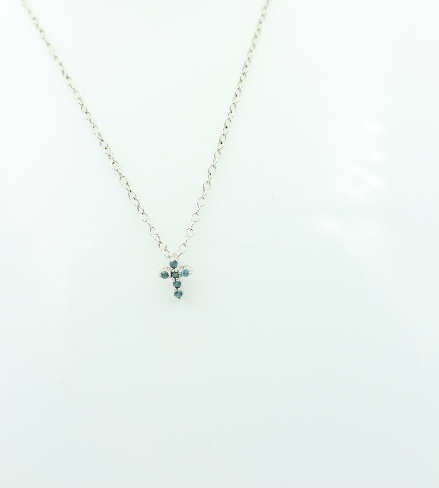 0,072 Carat blauer Diamant Kreuzanhänger 925 Silber Collier Kette I2 - I3 Top